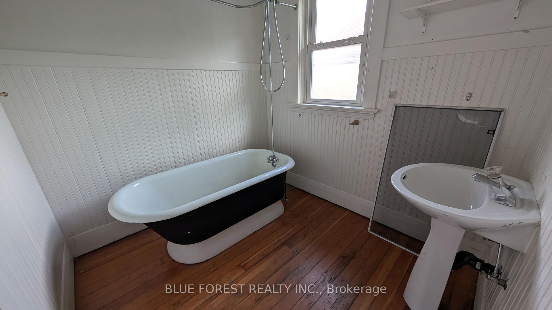 Photo 23 of 867 Queens Avenue, London, East G — HOMEH