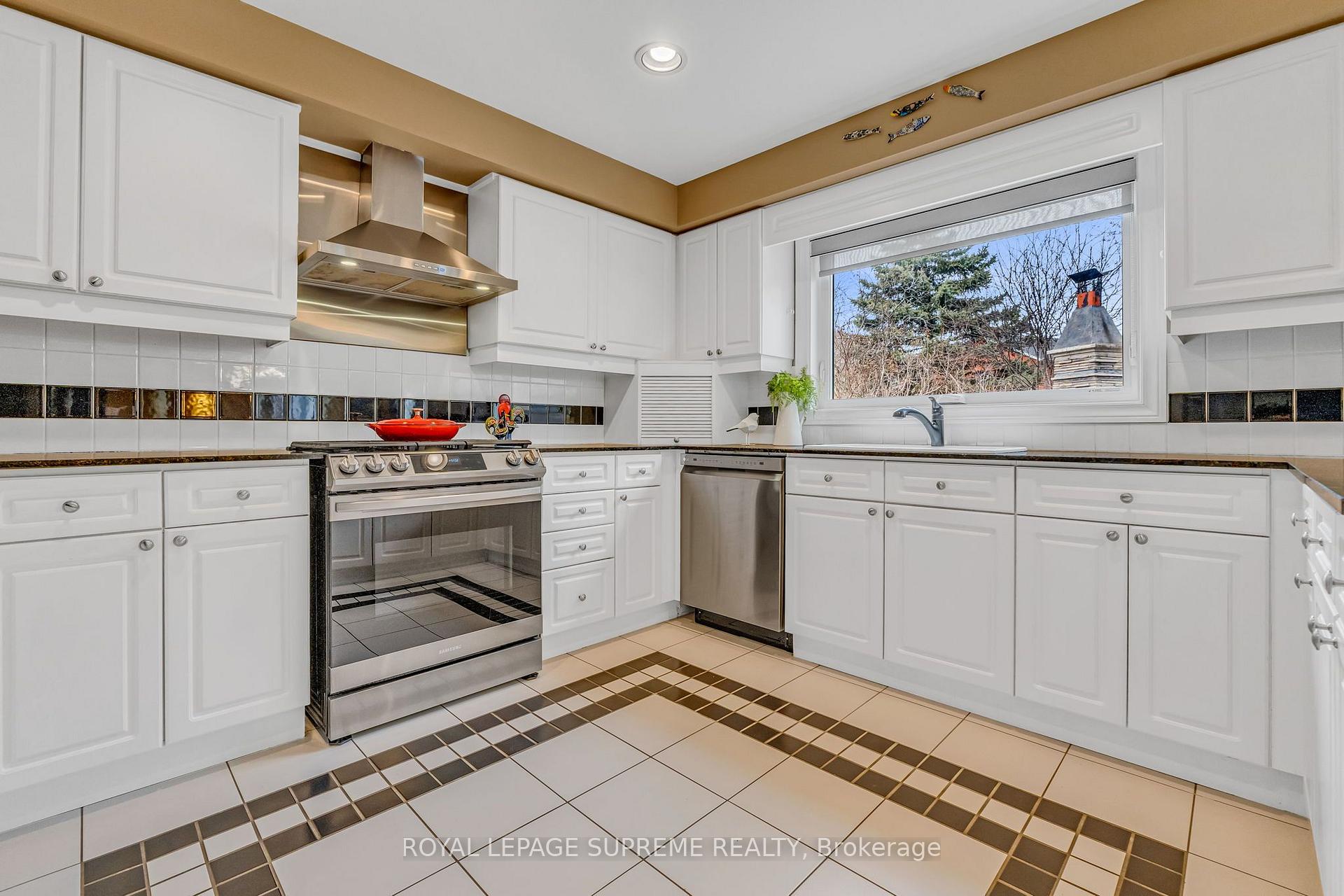 Photo 12 of 2819 Duncairn Drive, Mississauga, Central Erin Mills — HOMEH