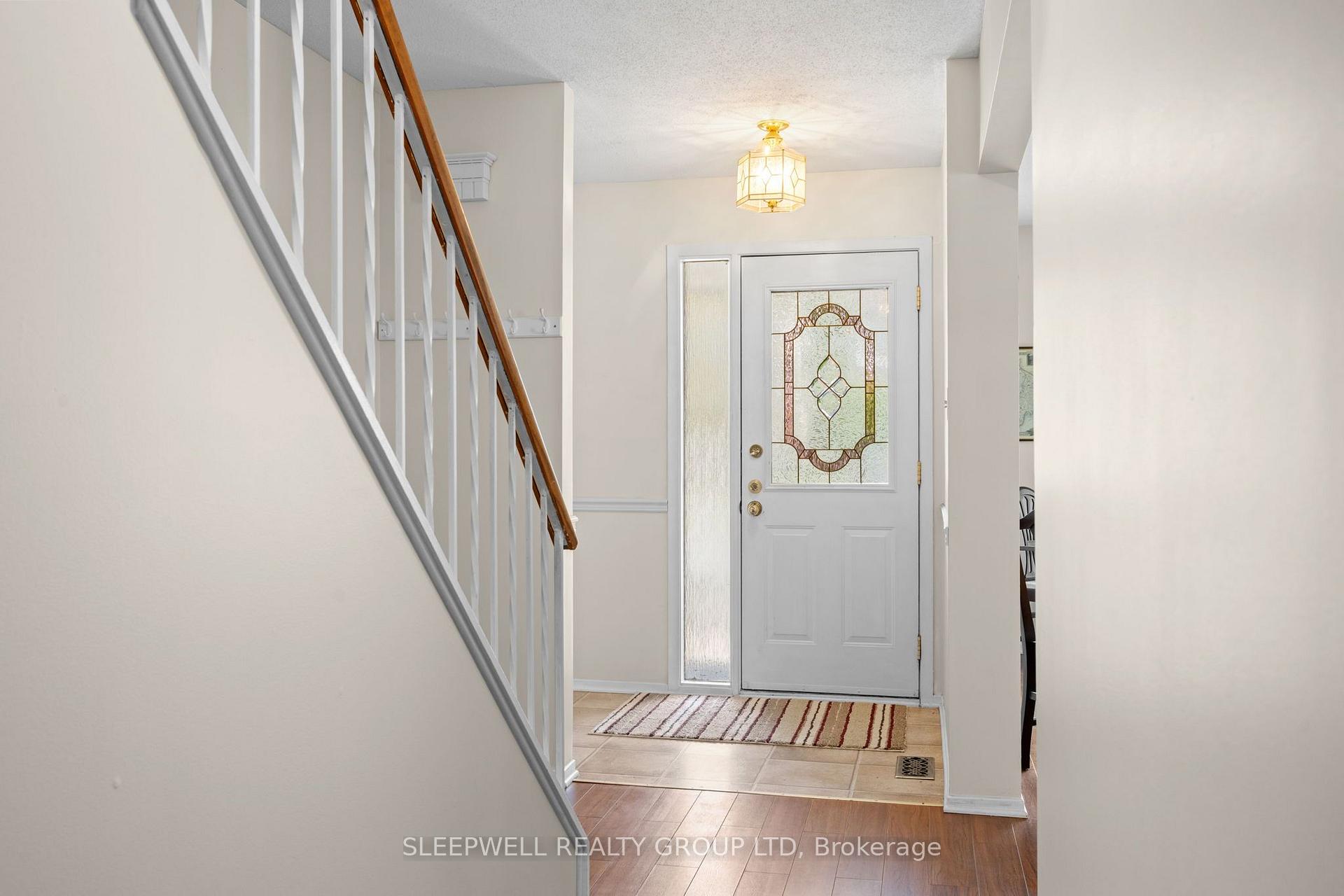 Photo 3 of 31 Tamblyn Crescent, Ottawa, Kanata - Katimavik — HOMEH