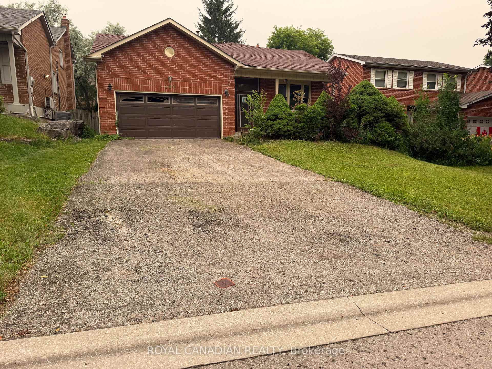 Photo 2 of 192 Harrison Drive, Newmarket, Bristol-London — HOMEH