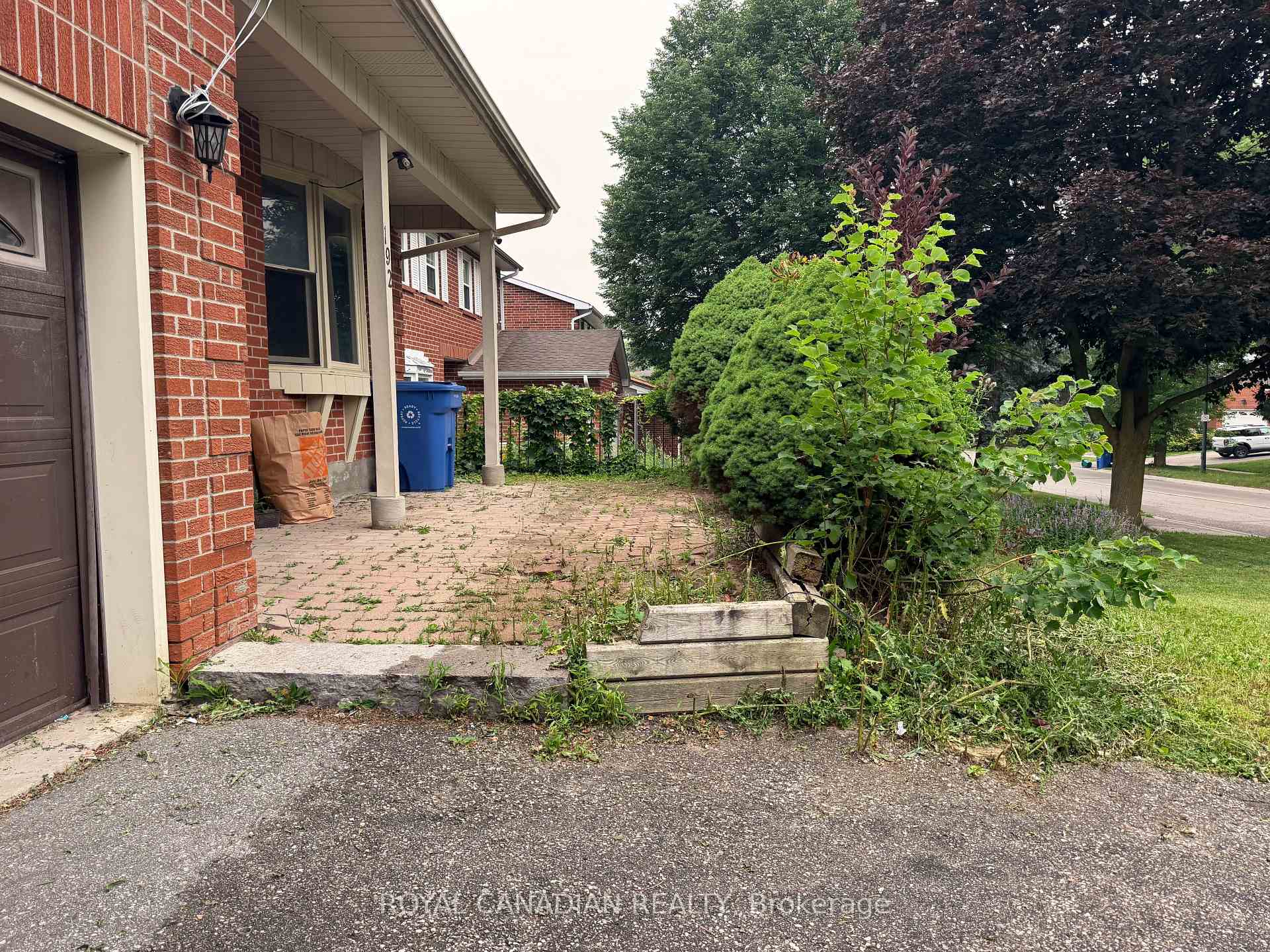 Photo 3 of 192 Harrison Drive, Newmarket, Bristol-London — HOMEH