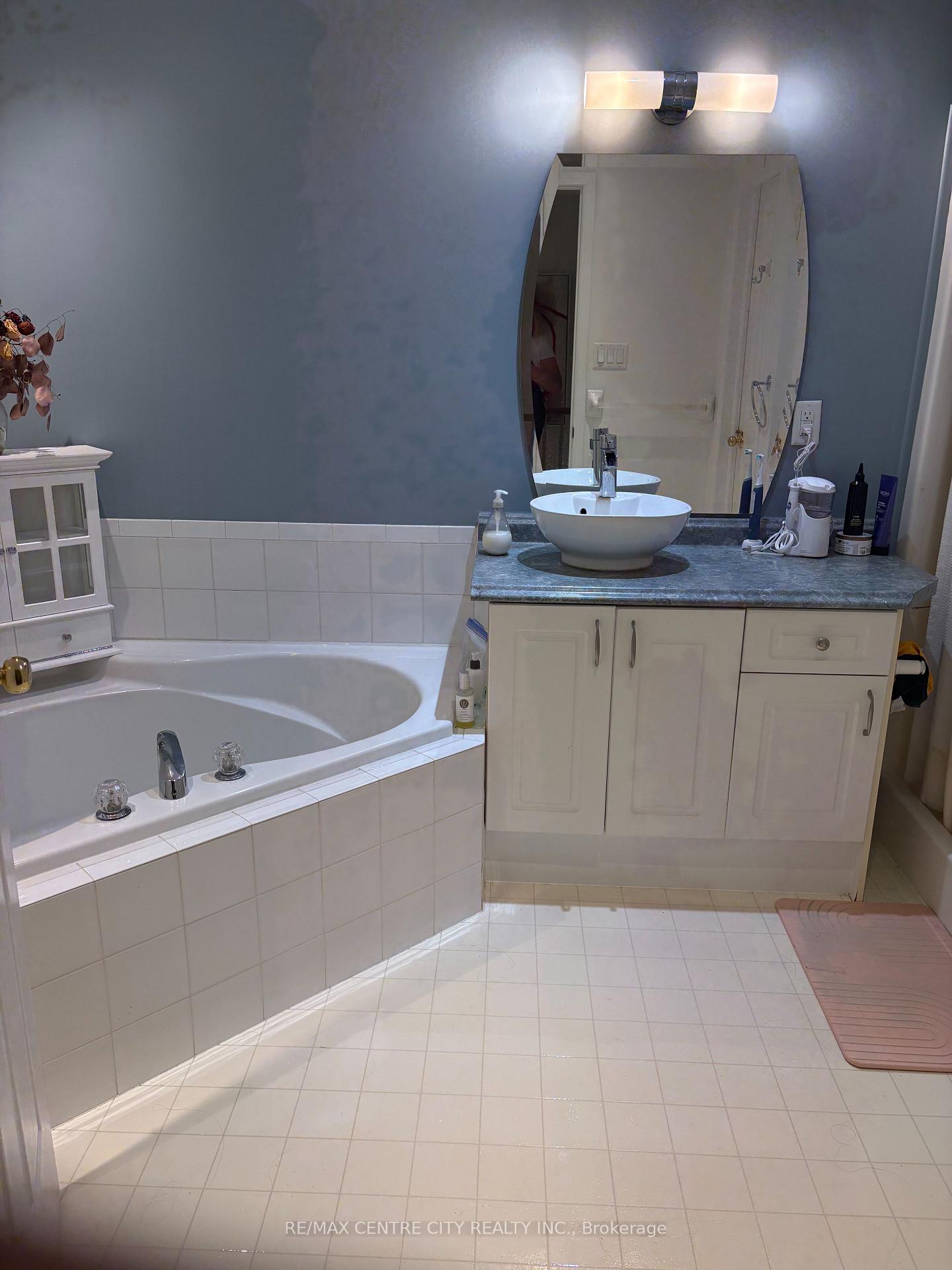 Photo 16 of Unit 18, 185 North Centre Road, London, North B — HOMEH