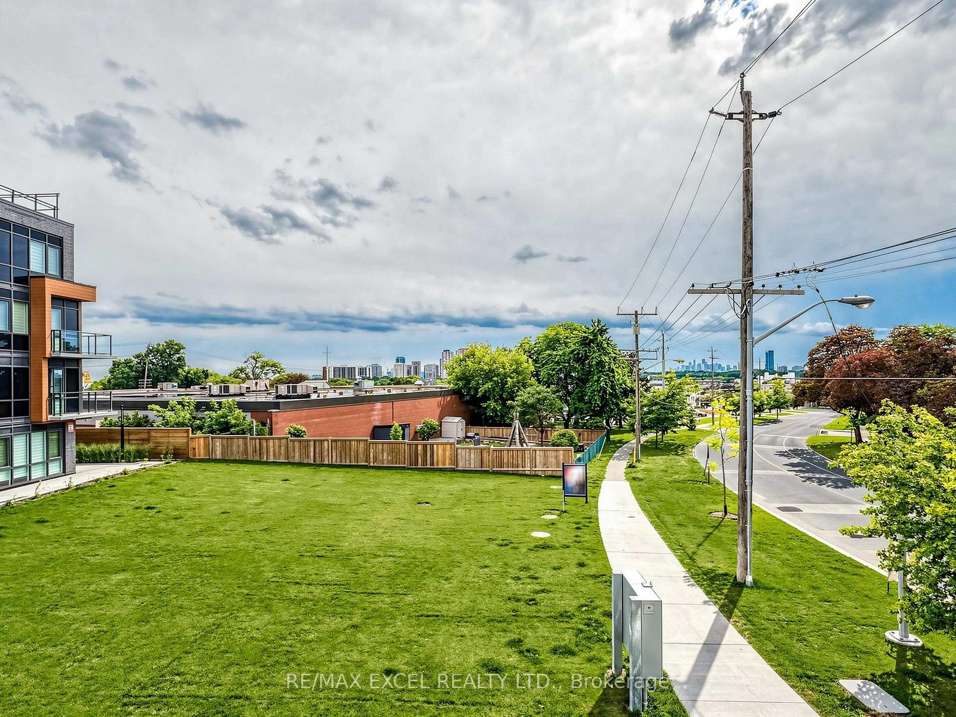 Photo 56 of Unit 25, 73 Curlew Drive, North York, Parkwoods-Donalda — HOMEH