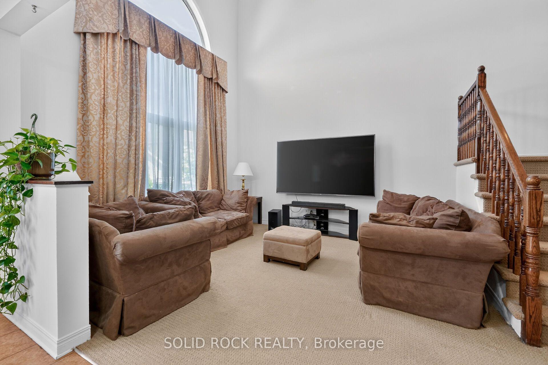 Photo 11 of 131 Finn Court, Ottawa, Ridgemont — HOMEH
