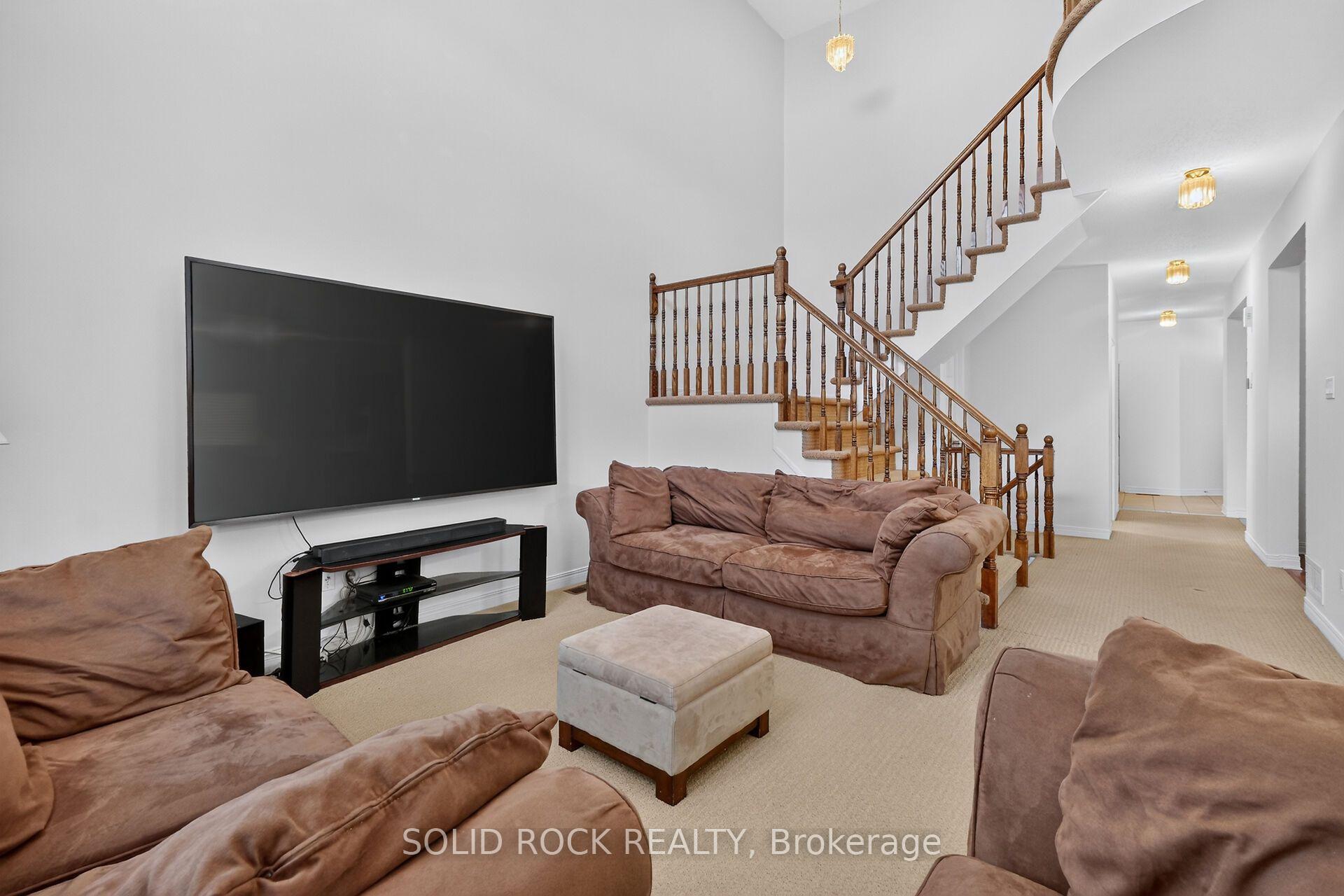 Photo 12 of 131 Finn Court, Ottawa, Ridgemont — HOMEH