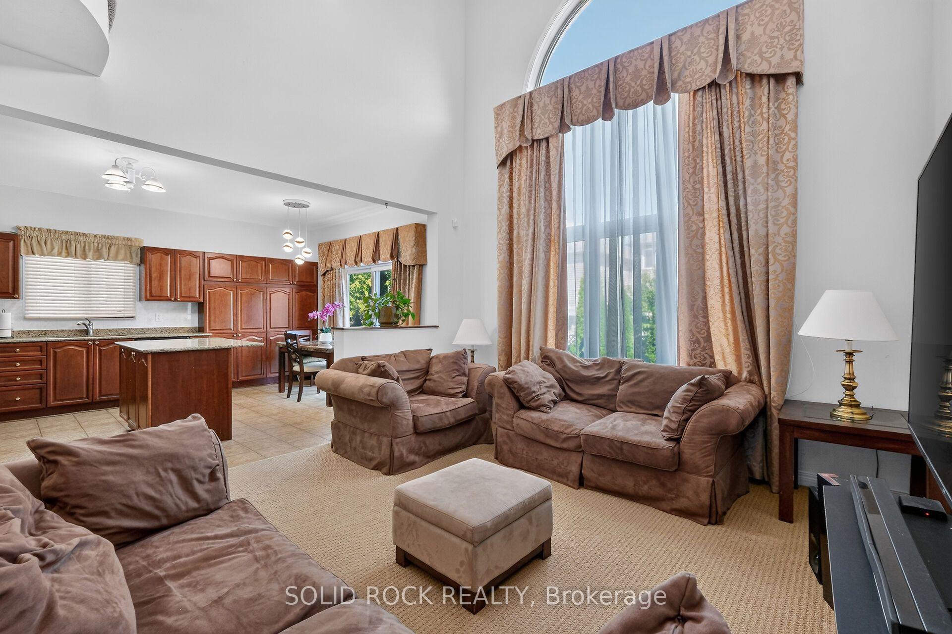 Photo 14 of 131 Finn Court, Ottawa, Ridgemont — HOMEH