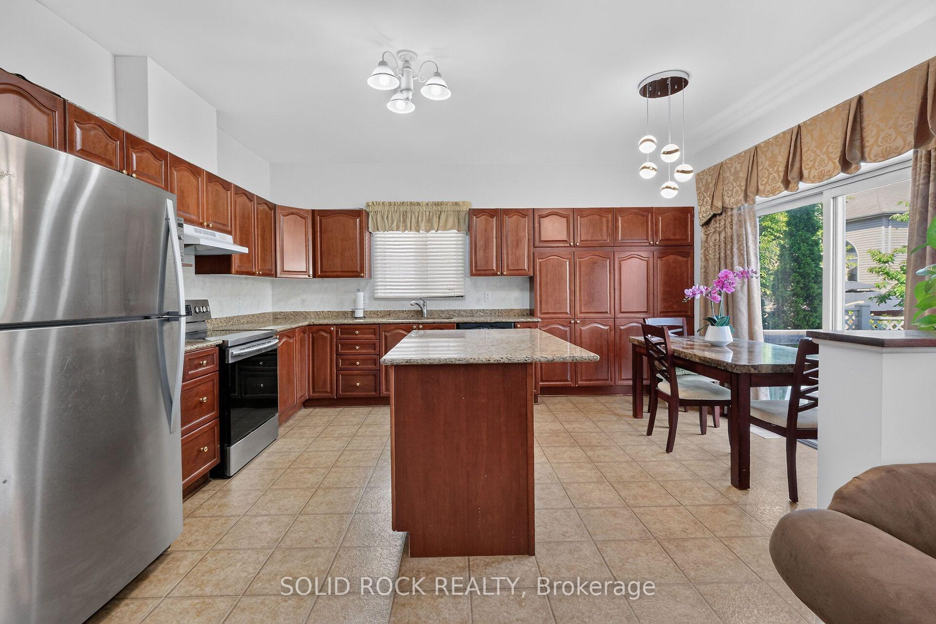Photo 15 of 131 Finn Court, Ottawa, Ridgemont — HOMEH