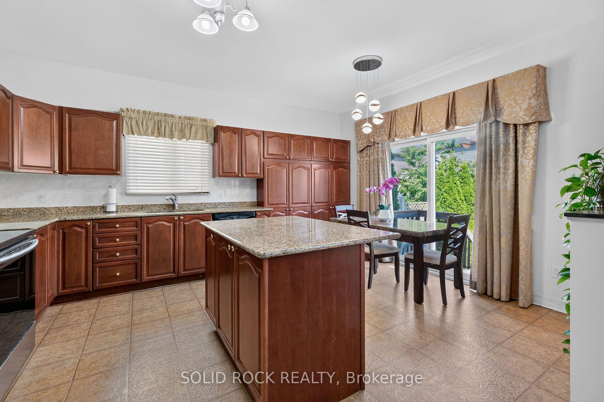 Photo 16 of 131 Finn Court, Ottawa, Ridgemont — HOMEH
