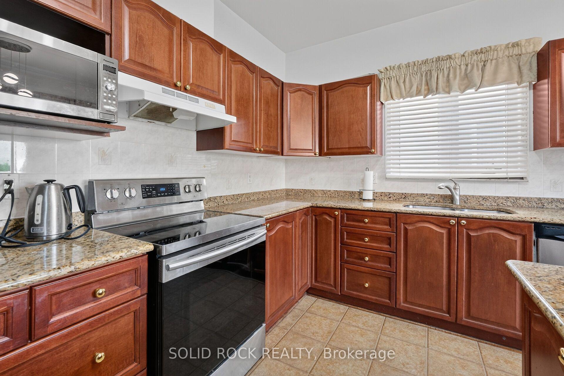 Photo 17 of 131 Finn Court, Ottawa, Ridgemont — HOMEH