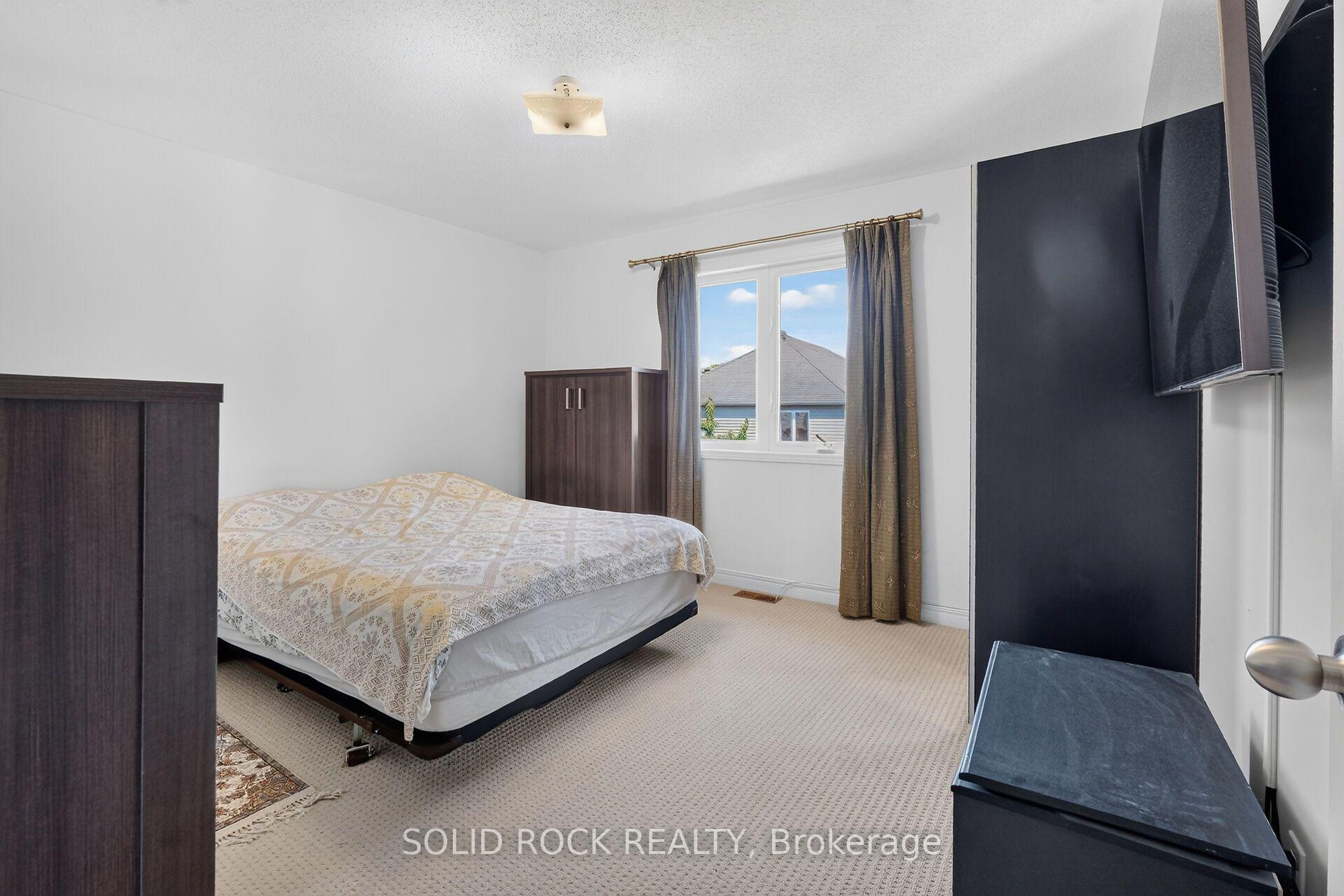 Photo 33 of 131 Finn Court, Ottawa, Ridgemont — HOMEH