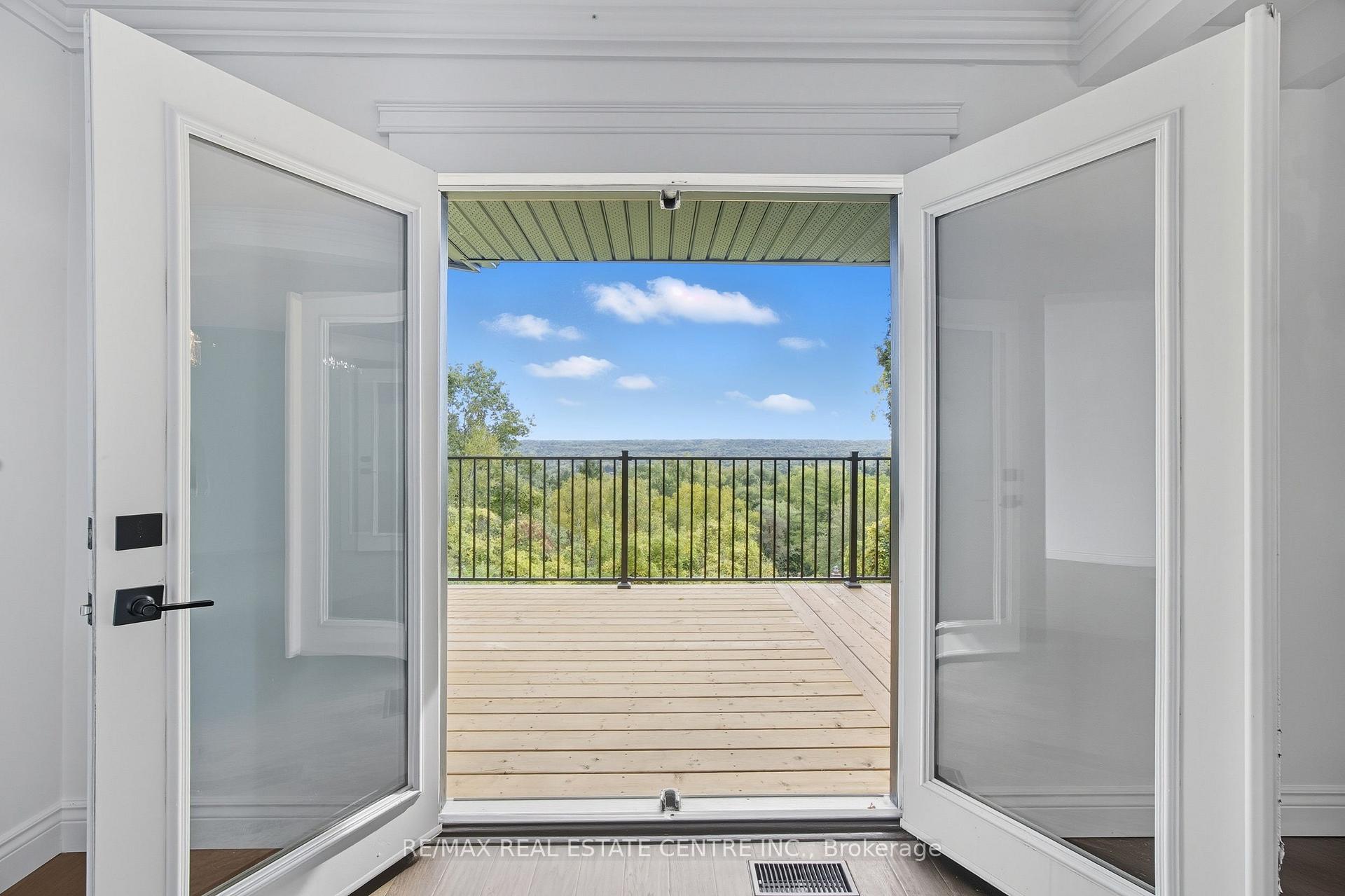 Photo 8 of 50 Oak Avenue, Hamilton, Greensville — HOMEH