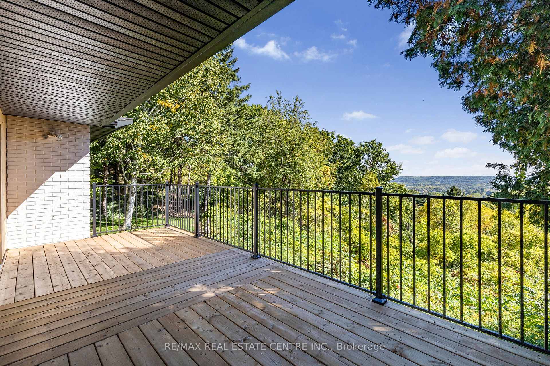 Photo 14 of 50 Oak Avenue, Hamilton, Greensville — HOMEH