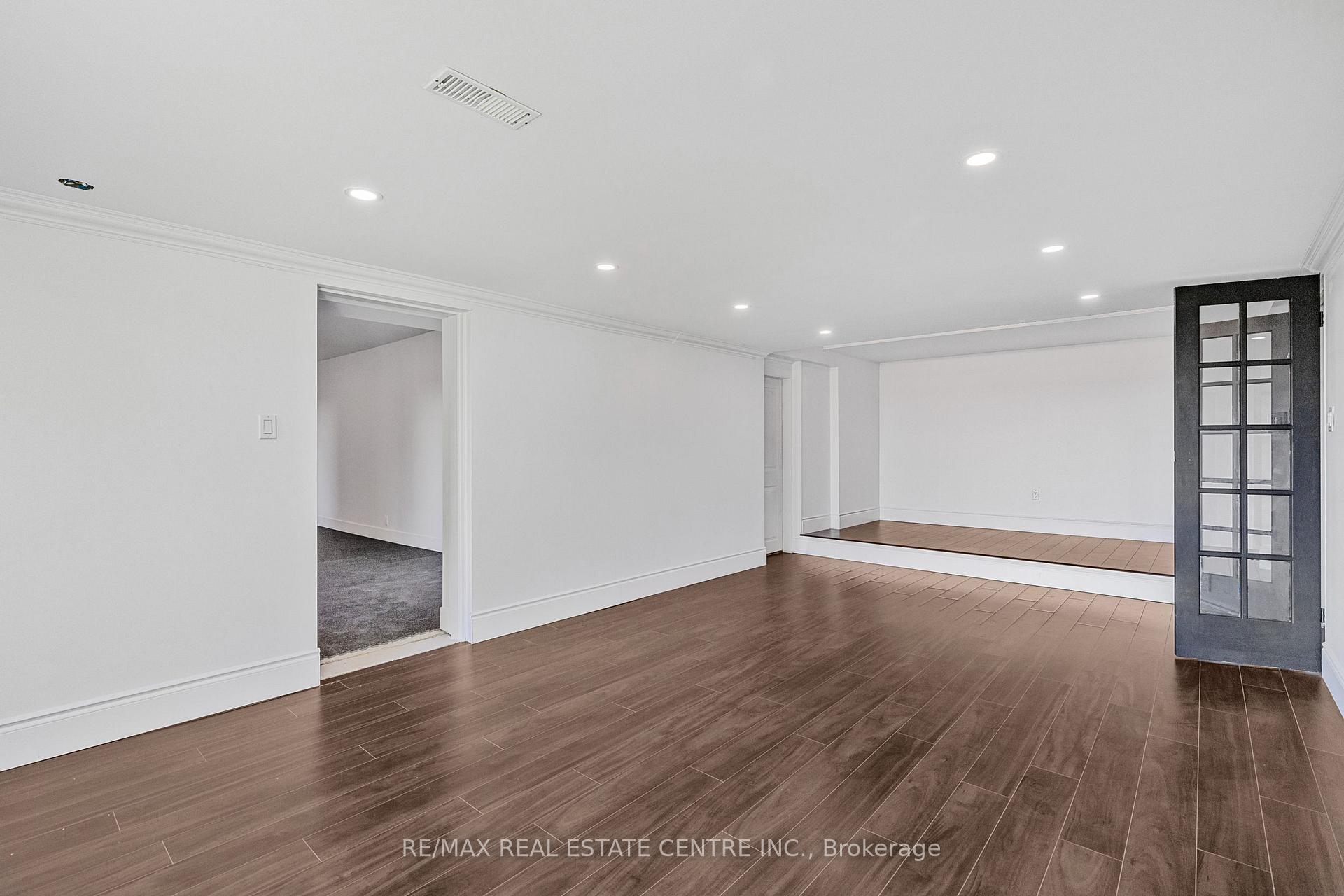 Photo 17 of 50 Oak Avenue, Hamilton, Greensville — HOMEH