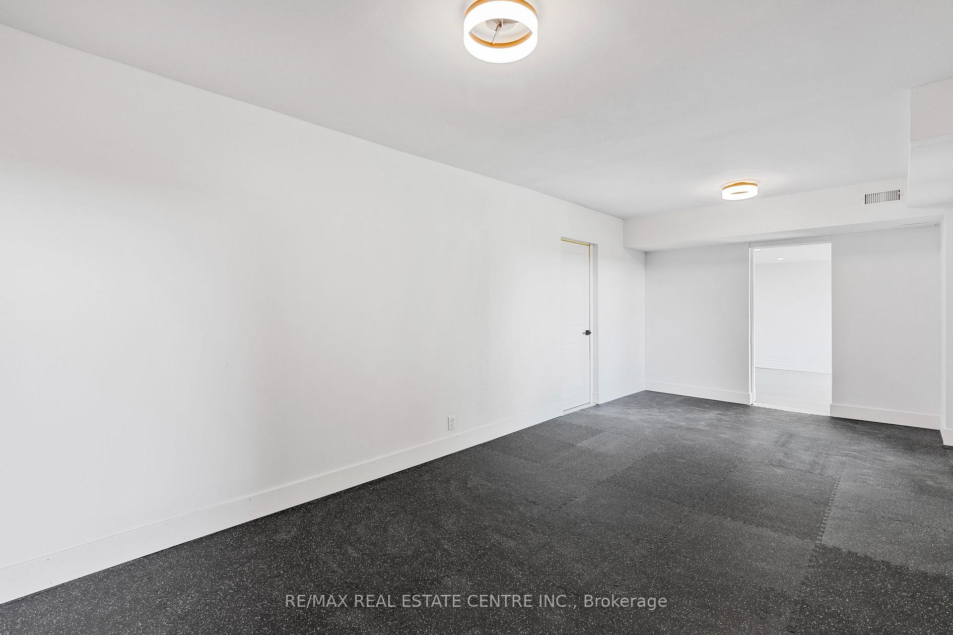 Photo 18 of 50 Oak Avenue, Hamilton, Greensville — HOMEH