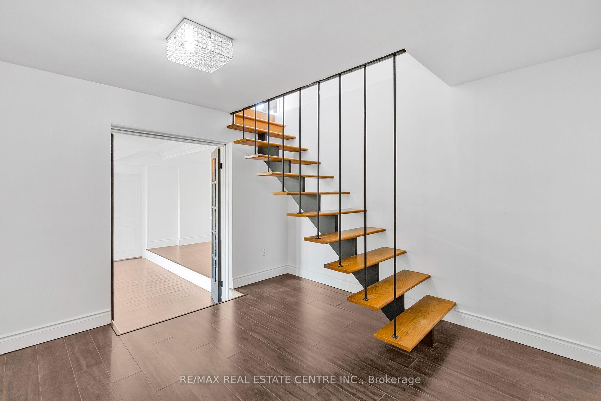 Photo 20 of 50 Oak Avenue, Hamilton, Greensville — HOMEH
