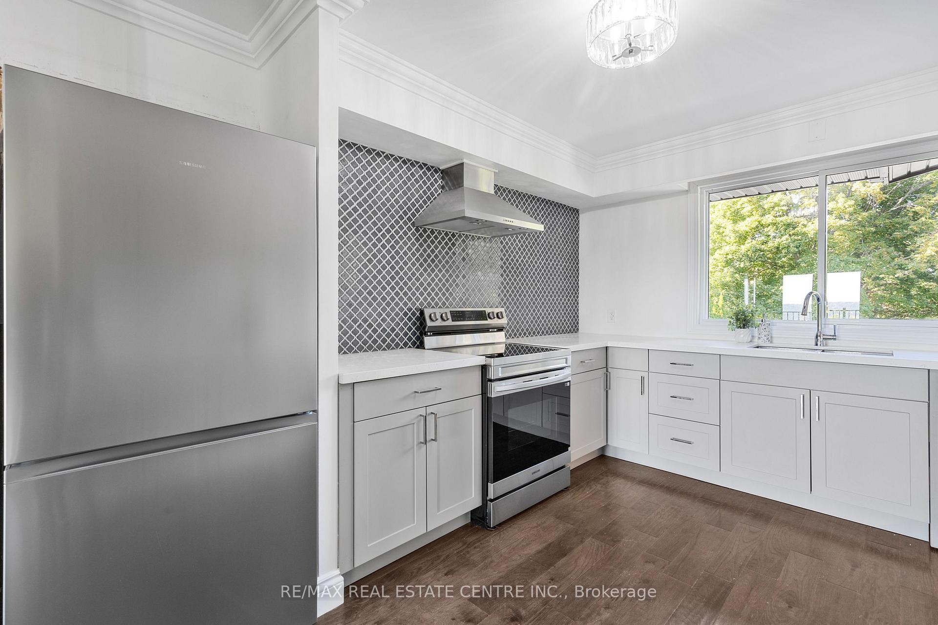 Photo 32 of 50 Oak Avenue, Hamilton, Greensville — HOMEH