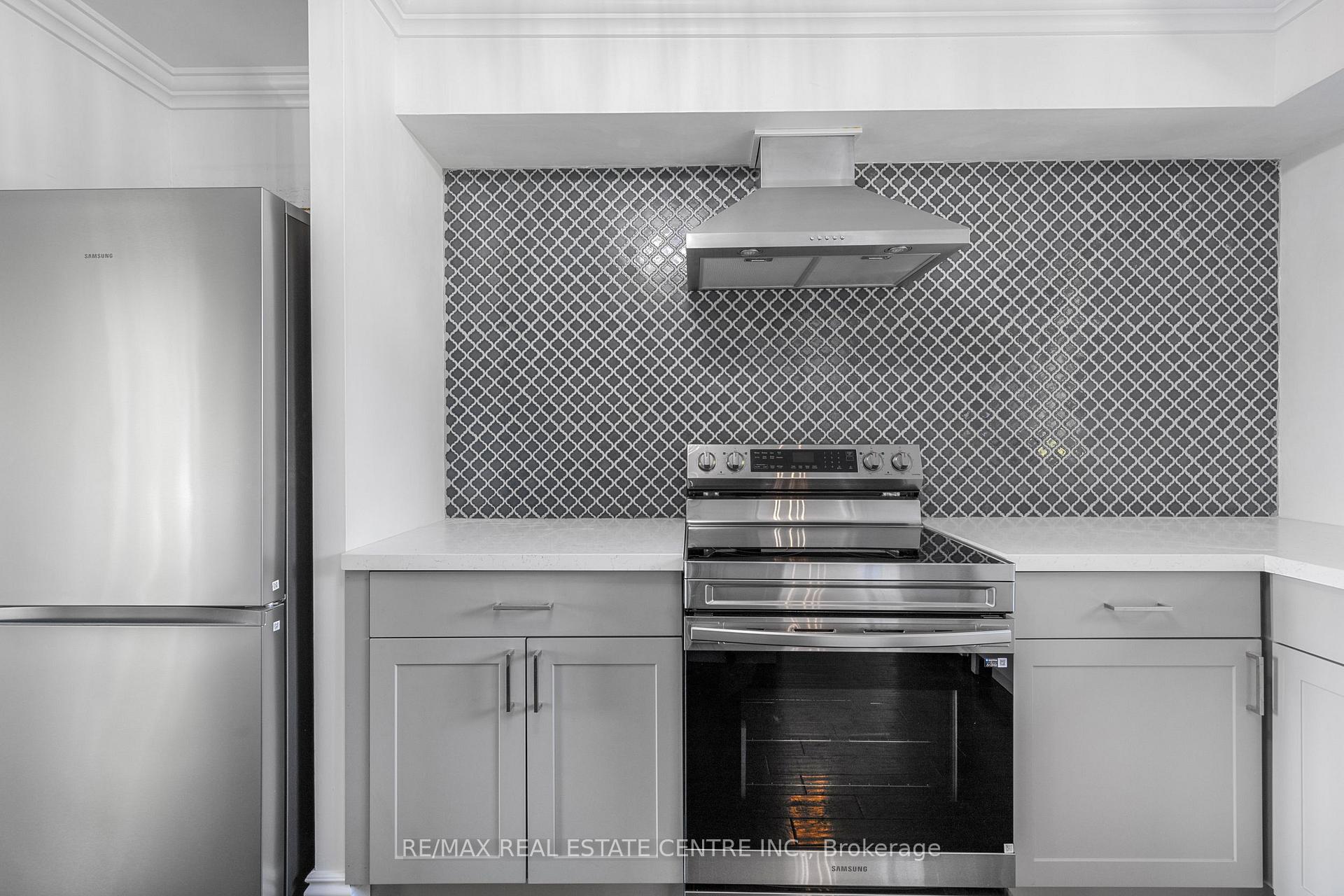 Photo 33 of 50 Oak Avenue, Hamilton, Greensville — HOMEH