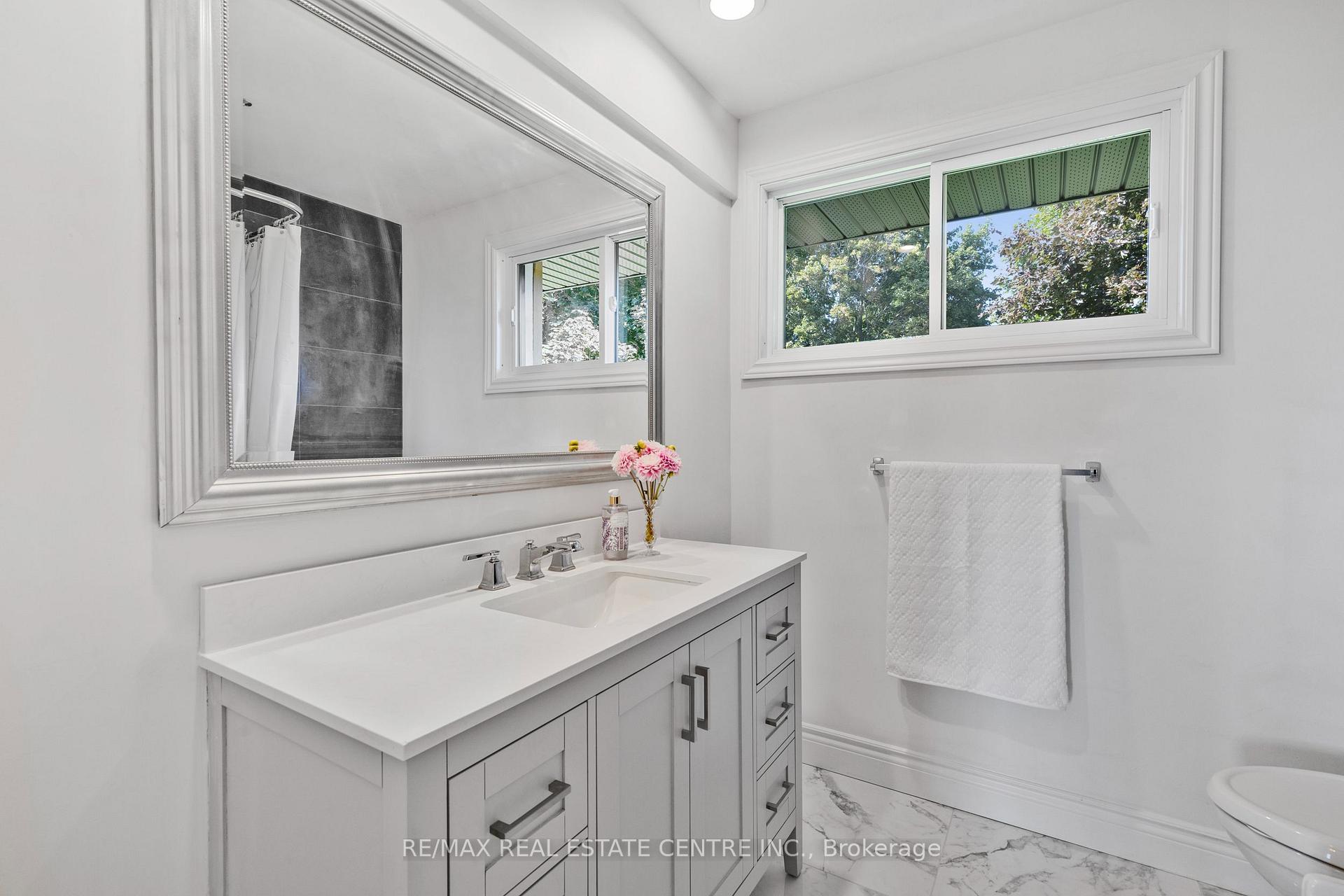 Photo 35 of 50 Oak Avenue, Hamilton, Greensville — HOMEH