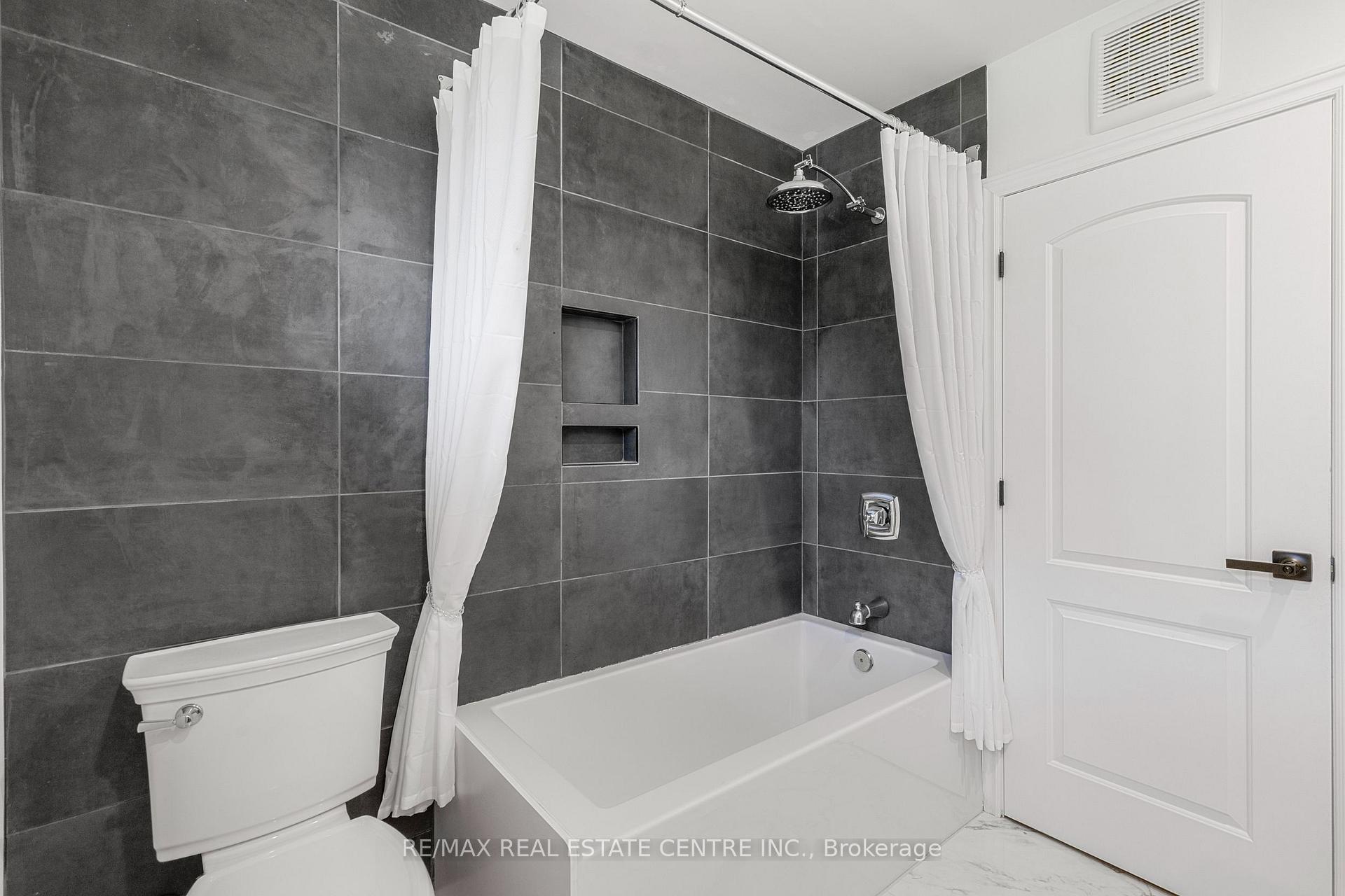 Photo 36 of 50 Oak Avenue, Hamilton, Greensville — HOMEH