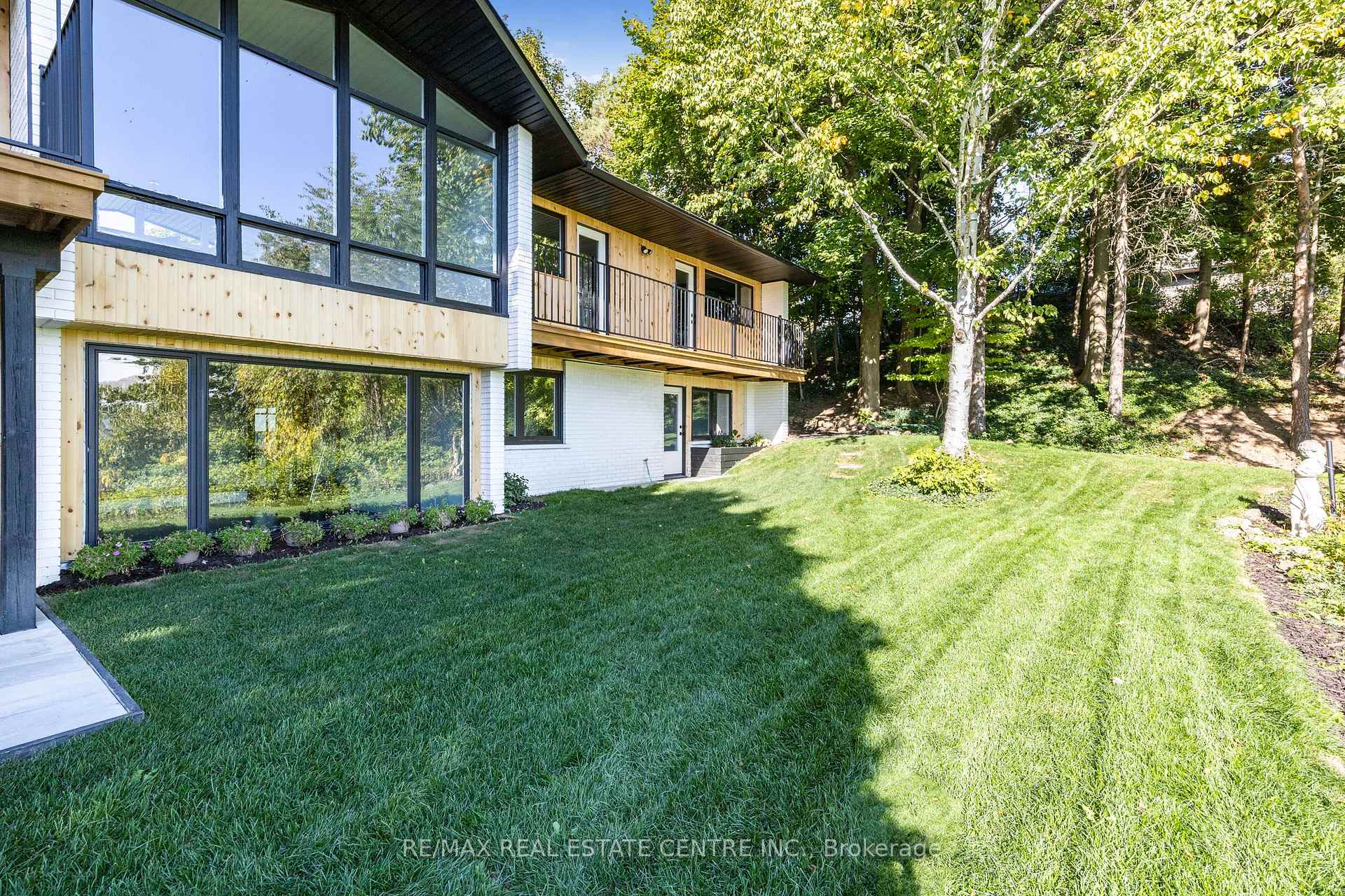 Photo 39 of 50 Oak Avenue, Hamilton, Greensville — HOMEH