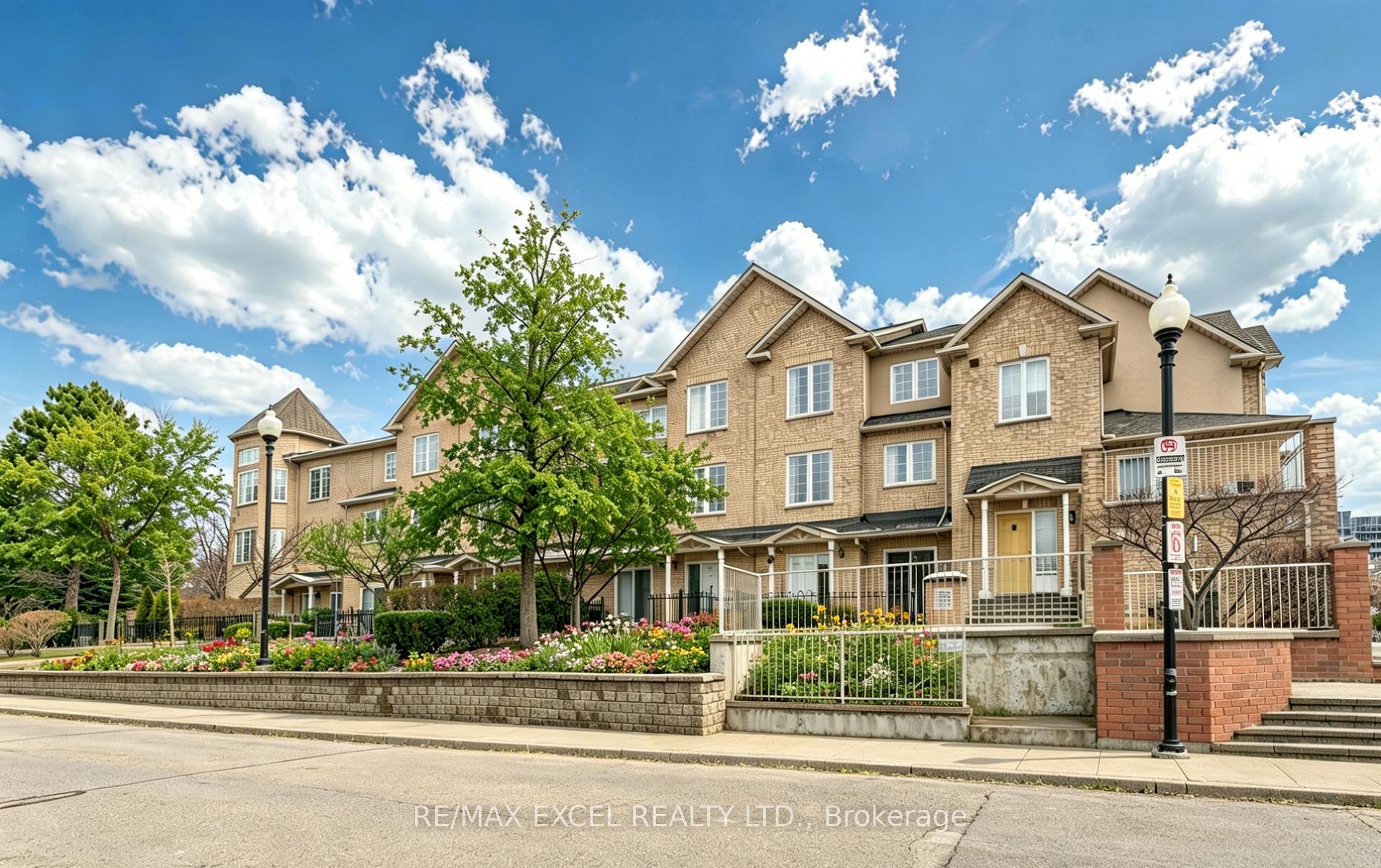 Photo 1 of Unit 3, 10 Cox Boulevard, Markham, Unionville — HOMEH
