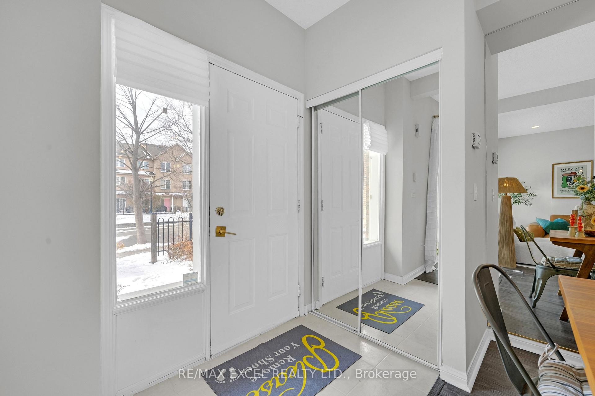 Photo 8 of Unit 3, 10 Cox Boulevard, Markham, Unionville — HOMEH