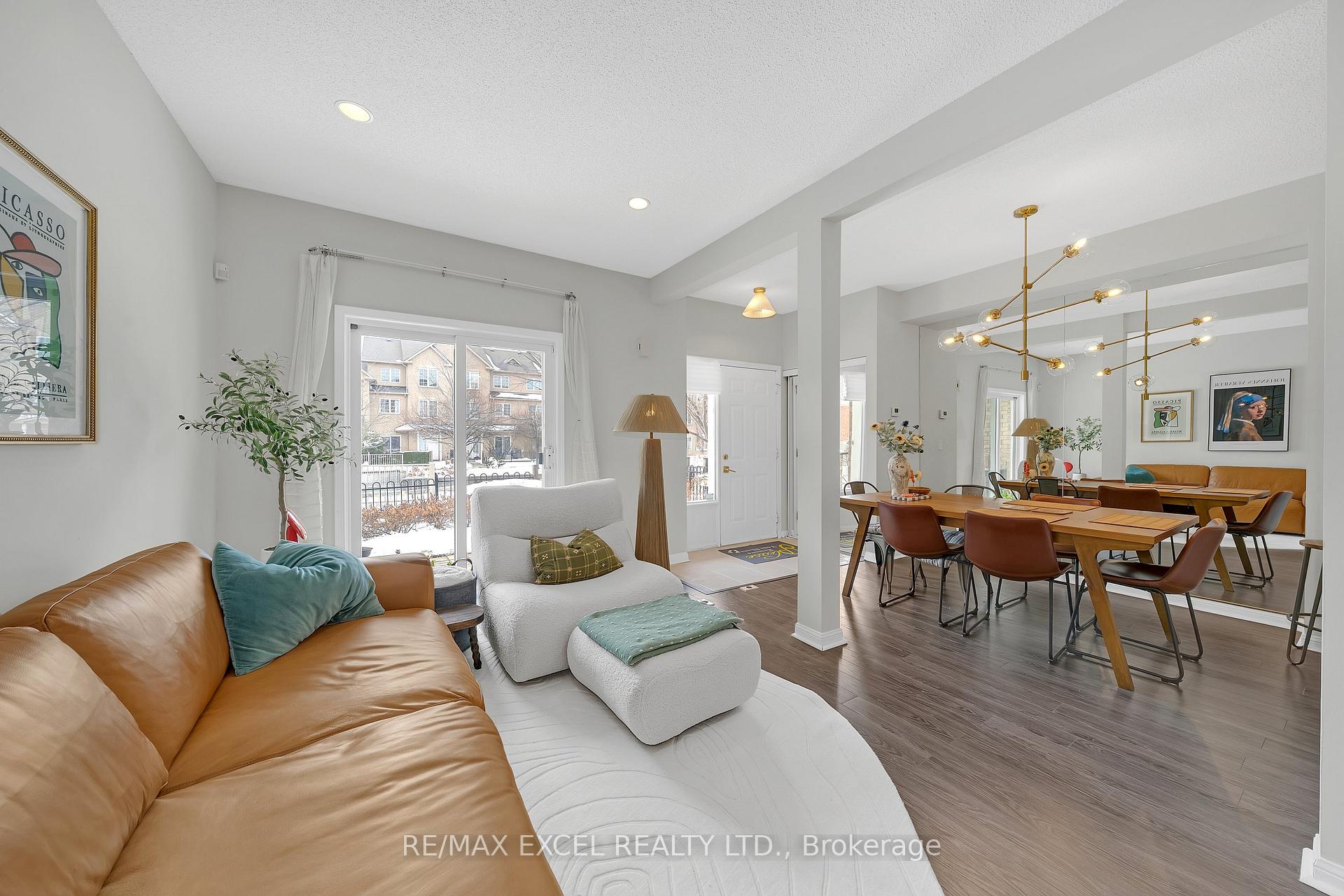 Photo 11 of Unit 3, 10 Cox Boulevard, Markham, Unionville — HOMEH