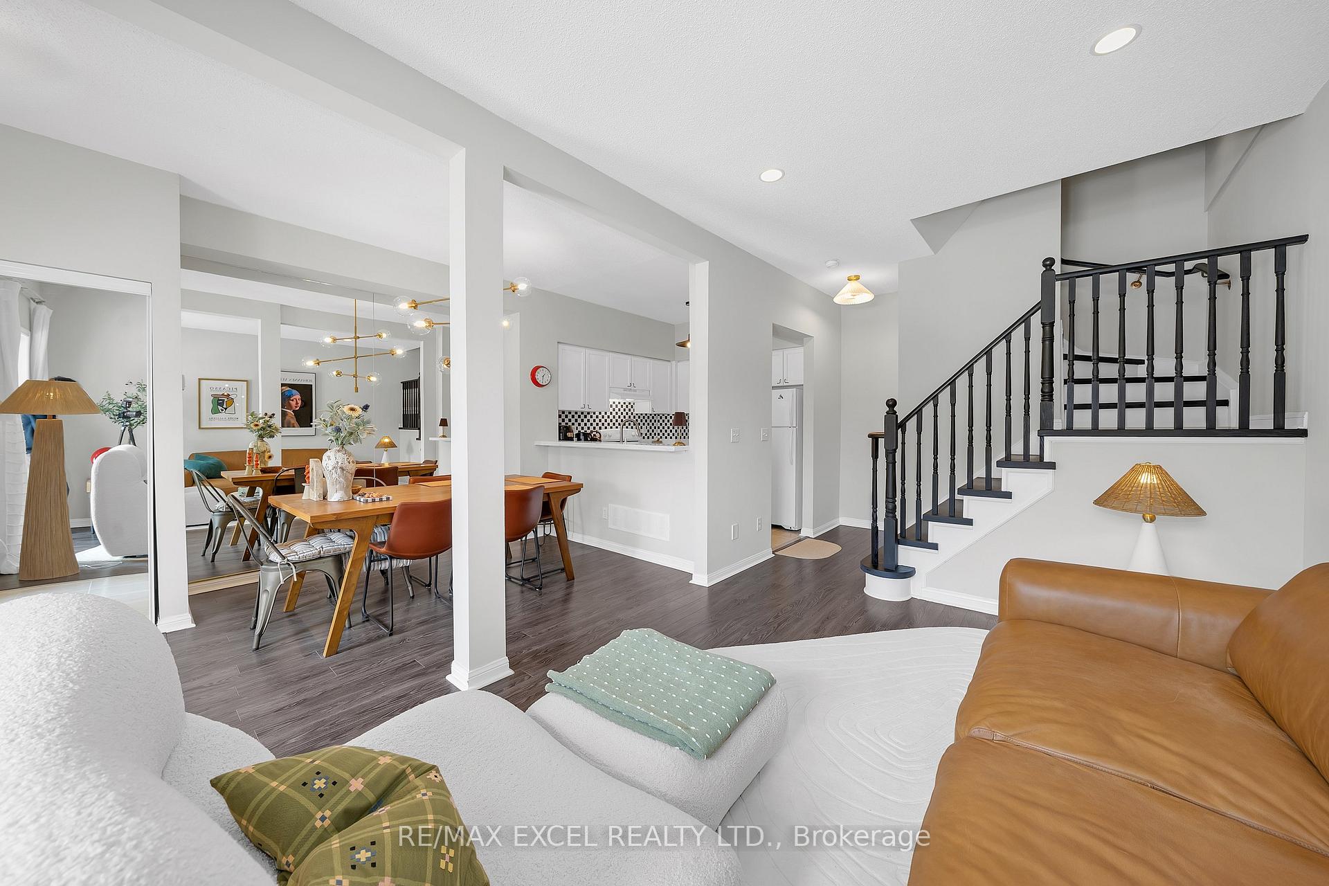Photo 12 of Unit 3, 10 Cox Boulevard, Markham, Unionville — HOMEH