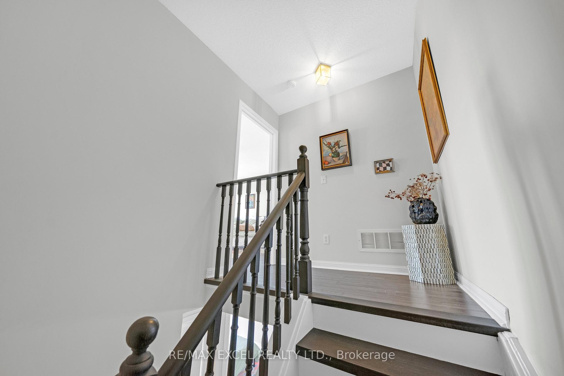 Photo 26 of Unit 3, 10 Cox Boulevard, Markham, Unionville — HOMEH
