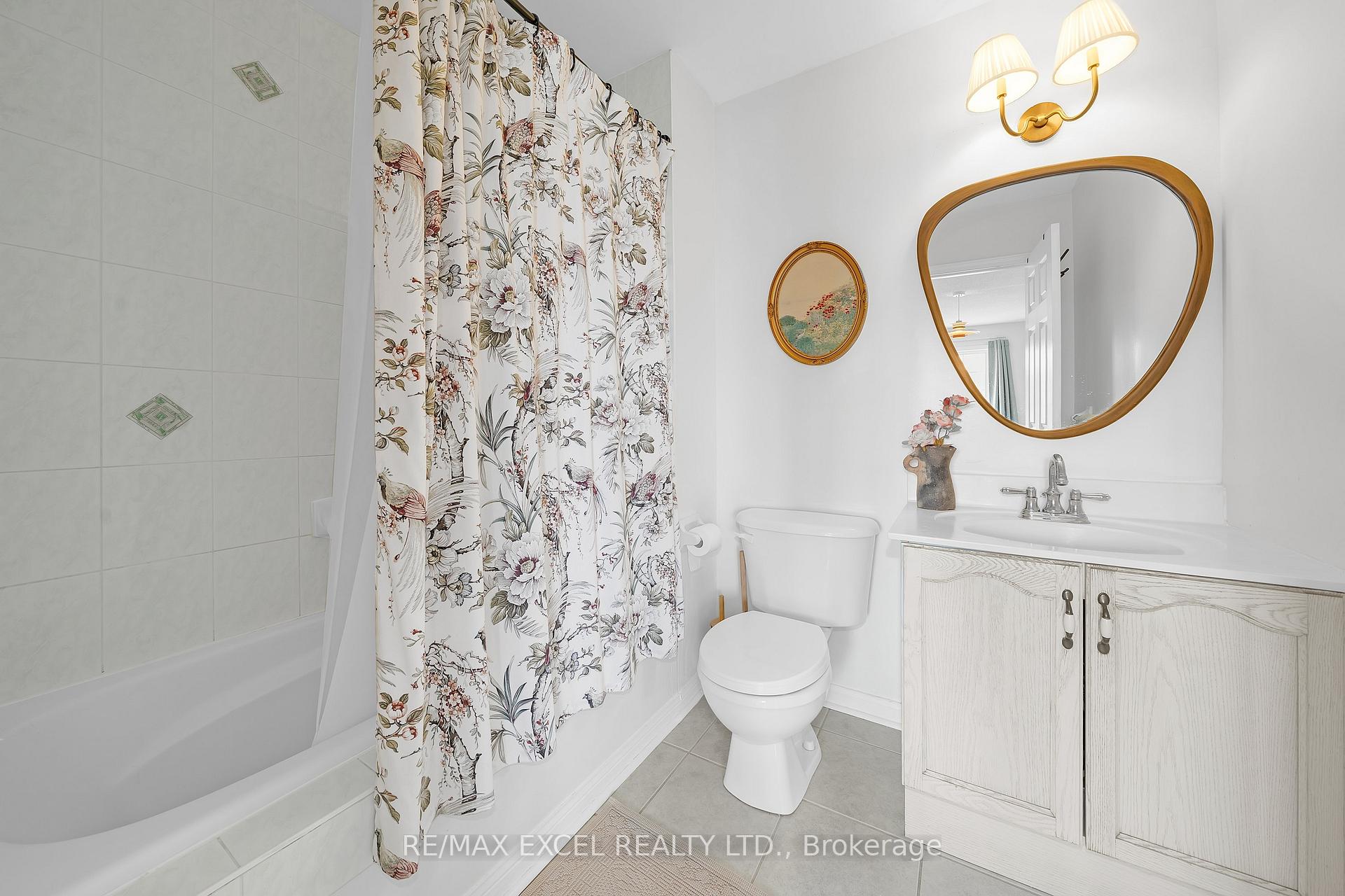 Photo 31 of Unit 3, 10 Cox Boulevard, Markham, Unionville — HOMEH