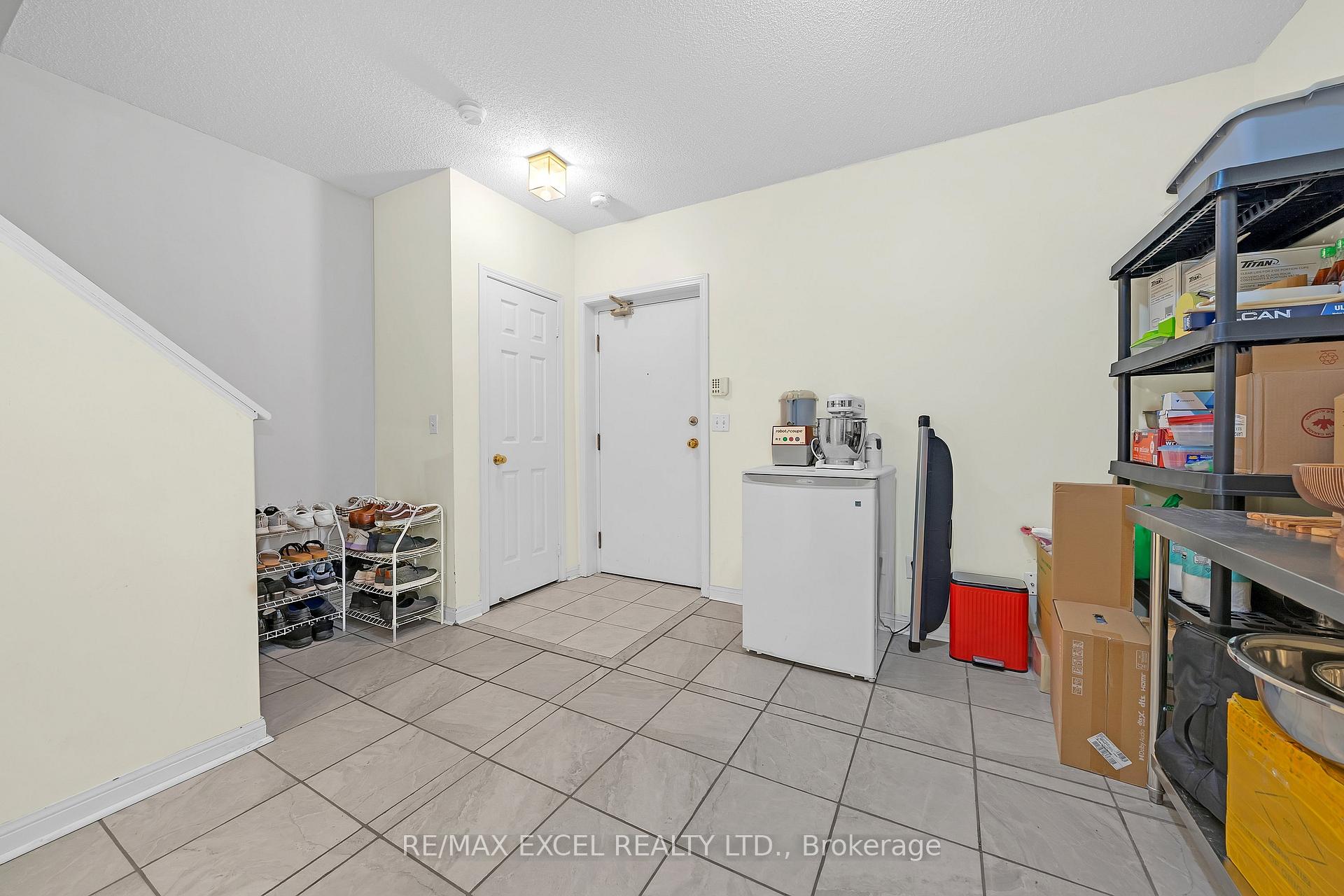 Photo 32 of Unit 3, 10 Cox Boulevard, Markham, Unionville — HOMEH