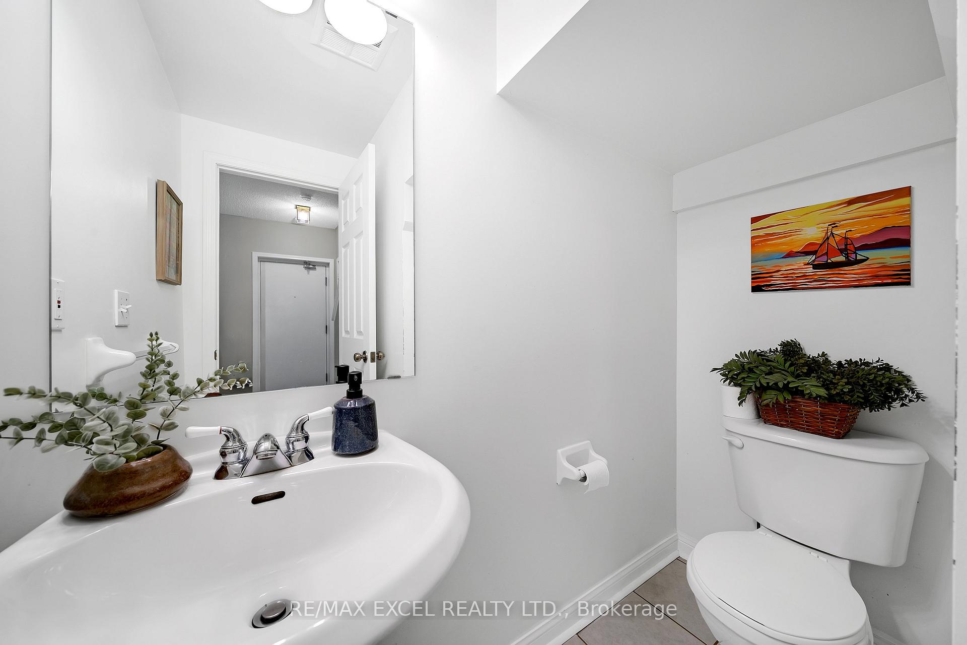 Photo 34 of Unit 3, 10 Cox Boulevard, Markham, Unionville — HOMEH