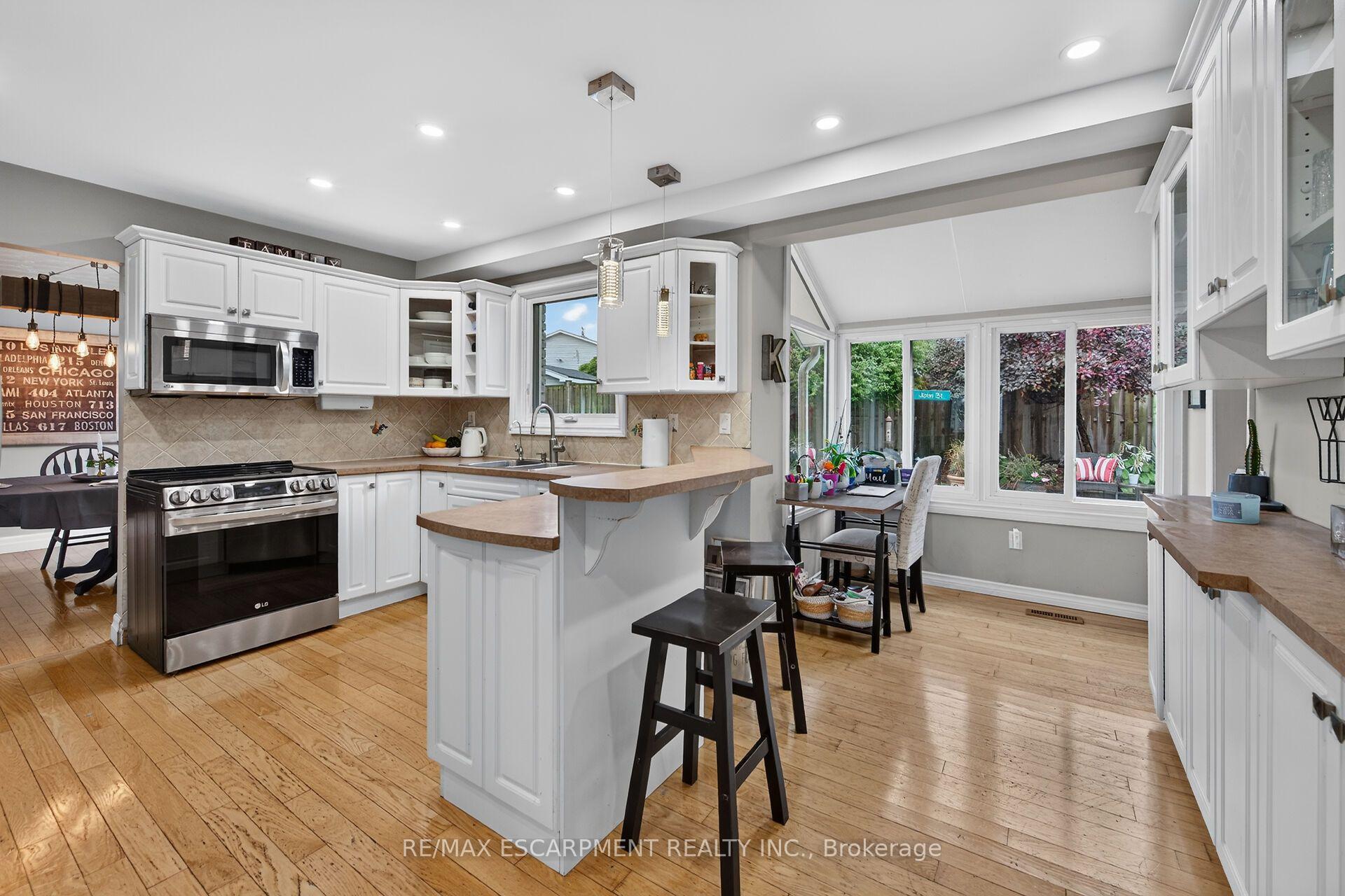 Photo 5 of 253 Highridge Avenue, Hamilton, Riverdale — HOMEH