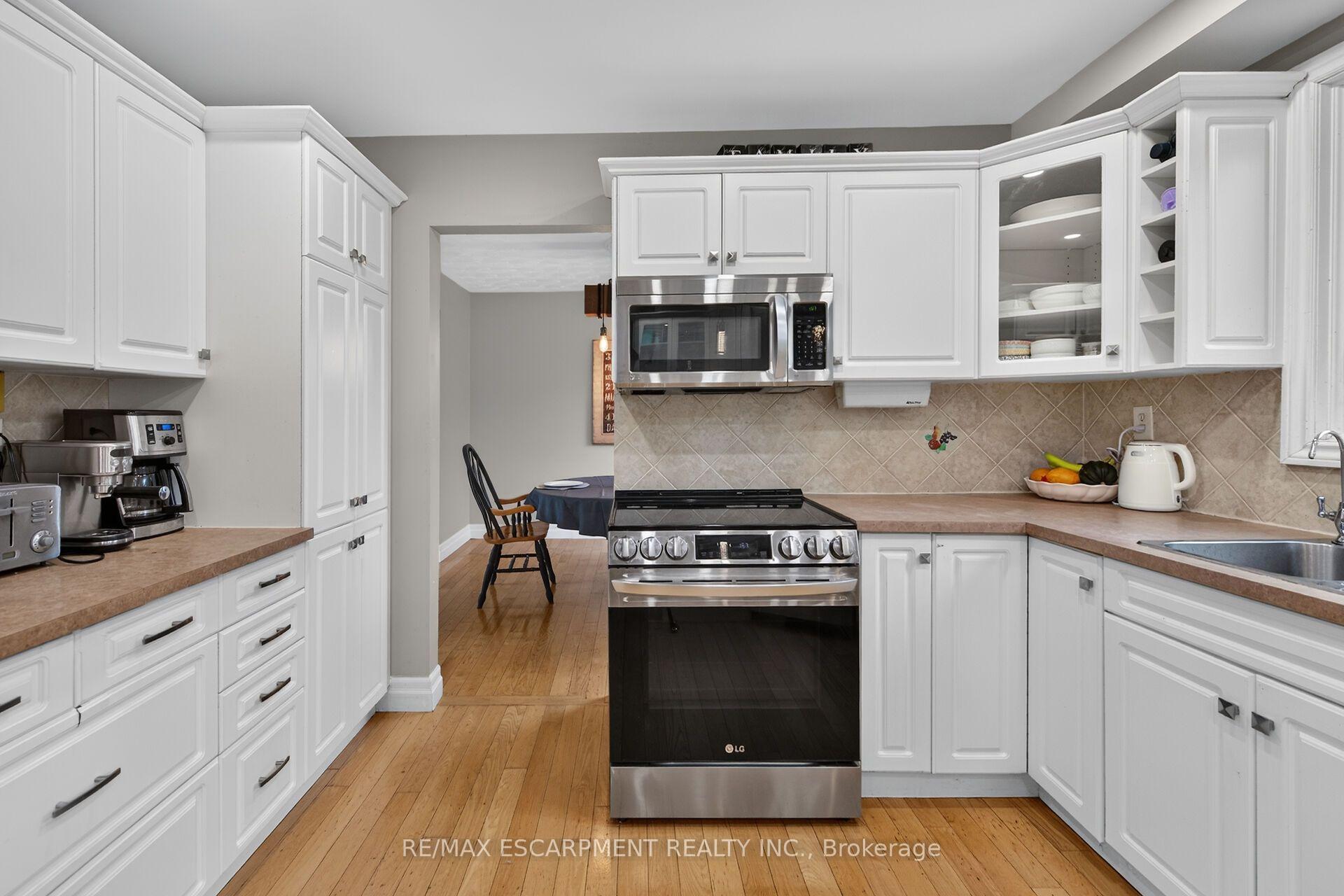 Photo 8 of 253 Highridge Avenue, Hamilton, Riverdale — HOMEH