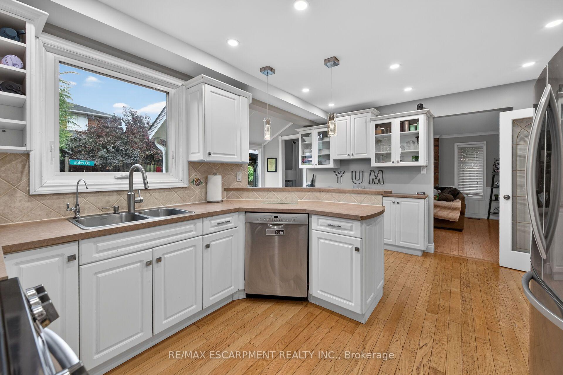Photo 12 of 253 Highridge Avenue, Hamilton, Riverdale — HOMEH