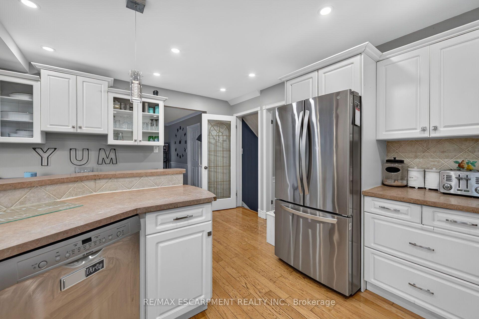 Photo 13 of 253 Highridge Avenue, Hamilton, Riverdale — HOMEH