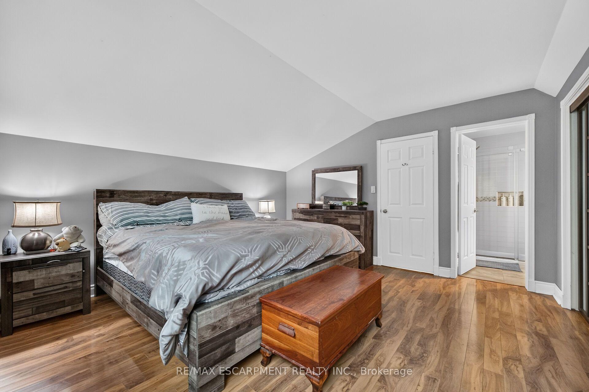 Photo 28 of 253 Highridge Avenue, Hamilton, Riverdale — HOMEH
