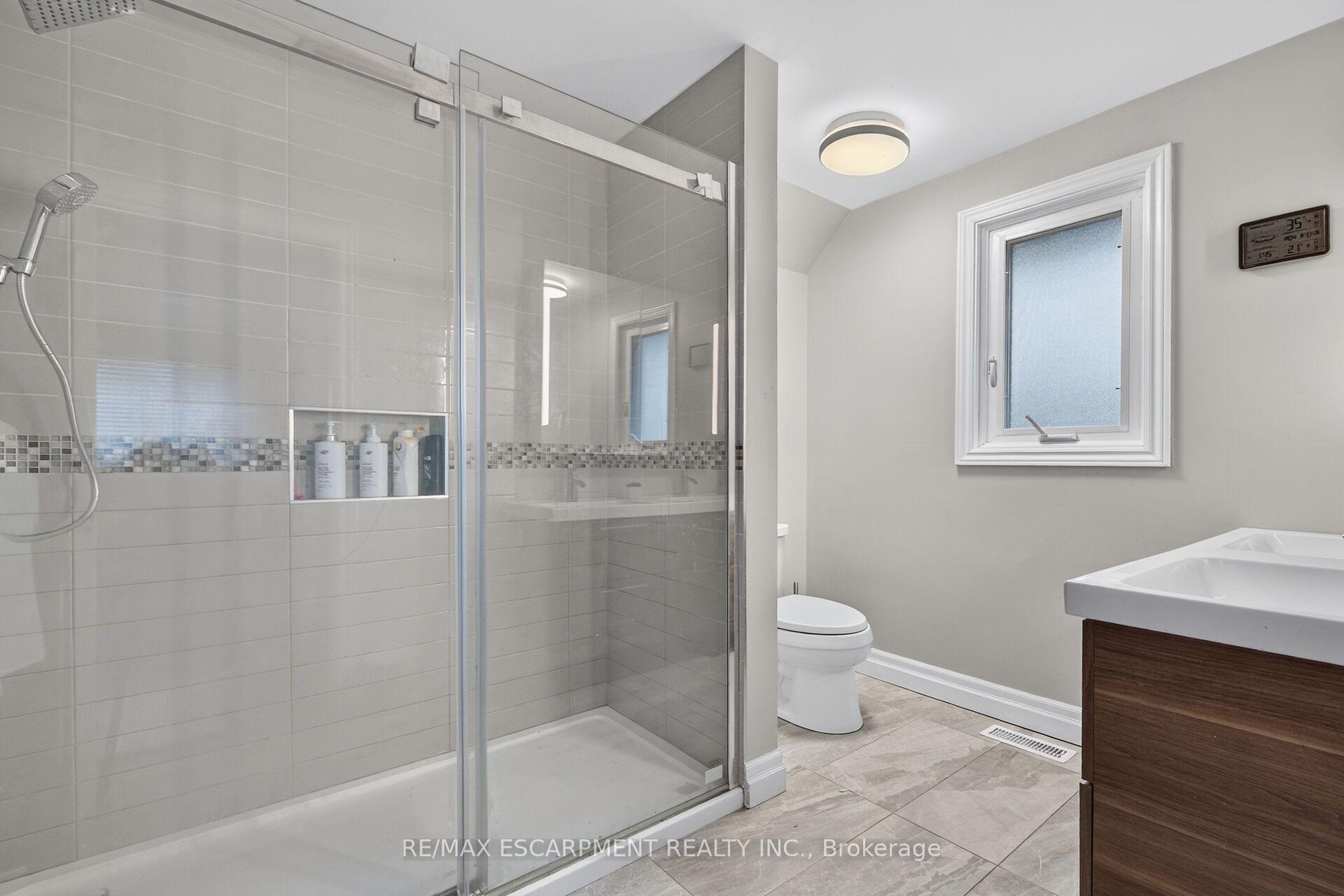 Photo 29 of 253 Highridge Avenue, Hamilton, Riverdale — HOMEH