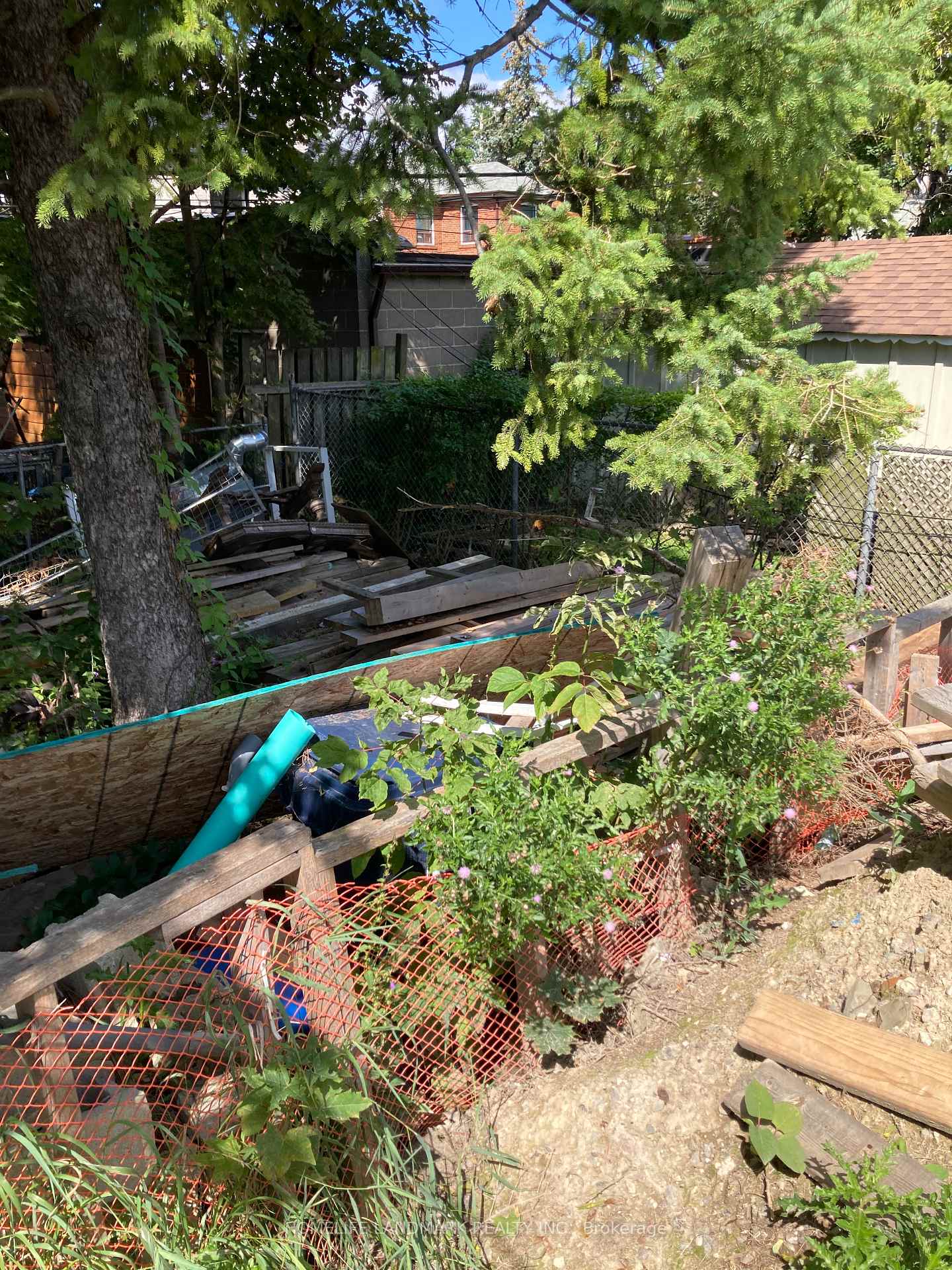 Photo 21 of 72 Seventh Street, Etobicoke, New Toronto — HOMEH