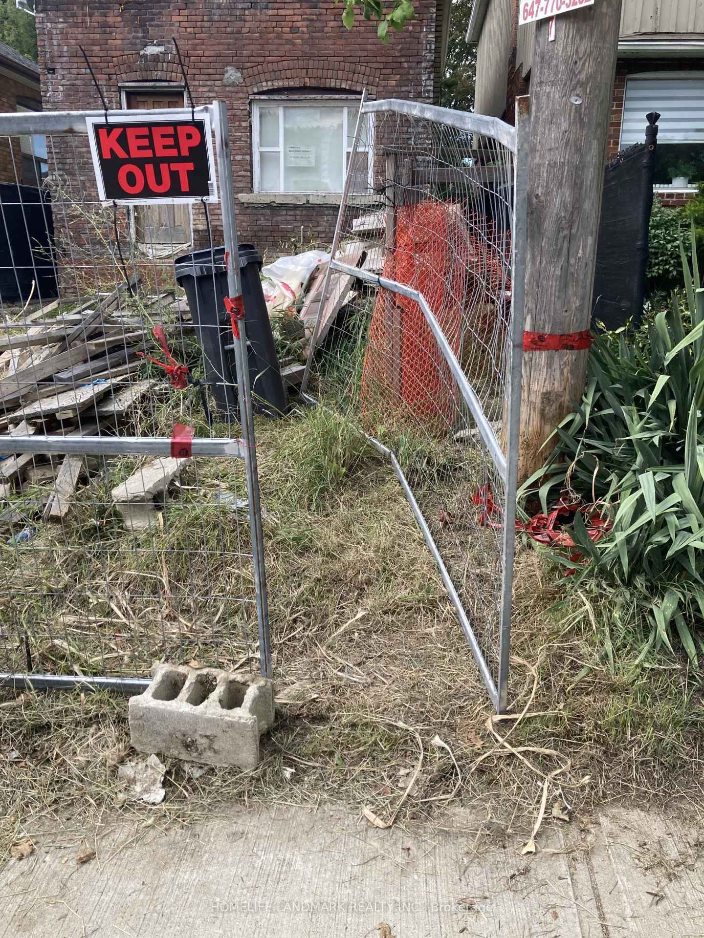 Photo 9 of 72 Seventh Street, Etobicoke, New Toronto — HOMEH