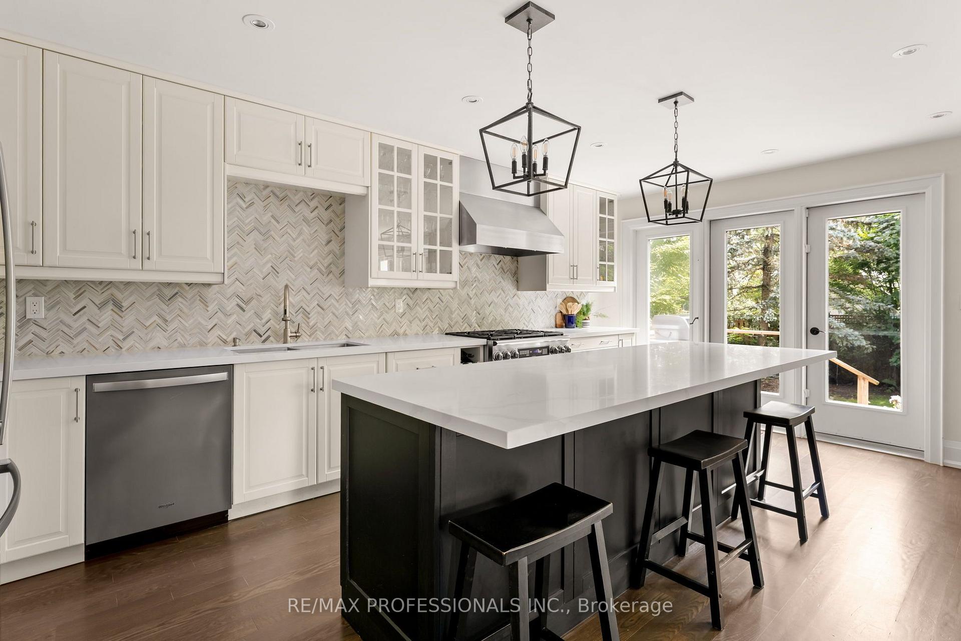 Photo 15 of 7 Bannon Avenue, Etobicoke, Kingsway South — HOMEH