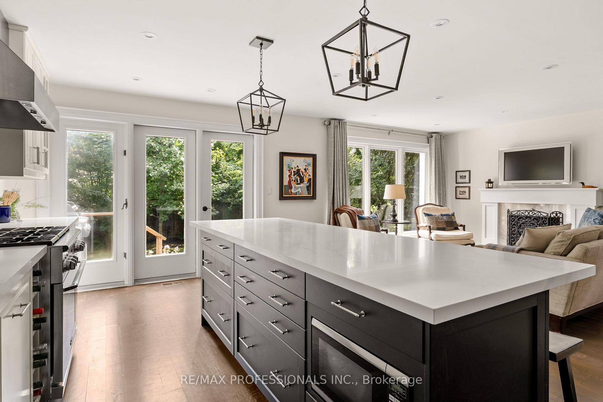 Photo 18 of 7 Bannon Avenue, Etobicoke, Kingsway South — HOMEH