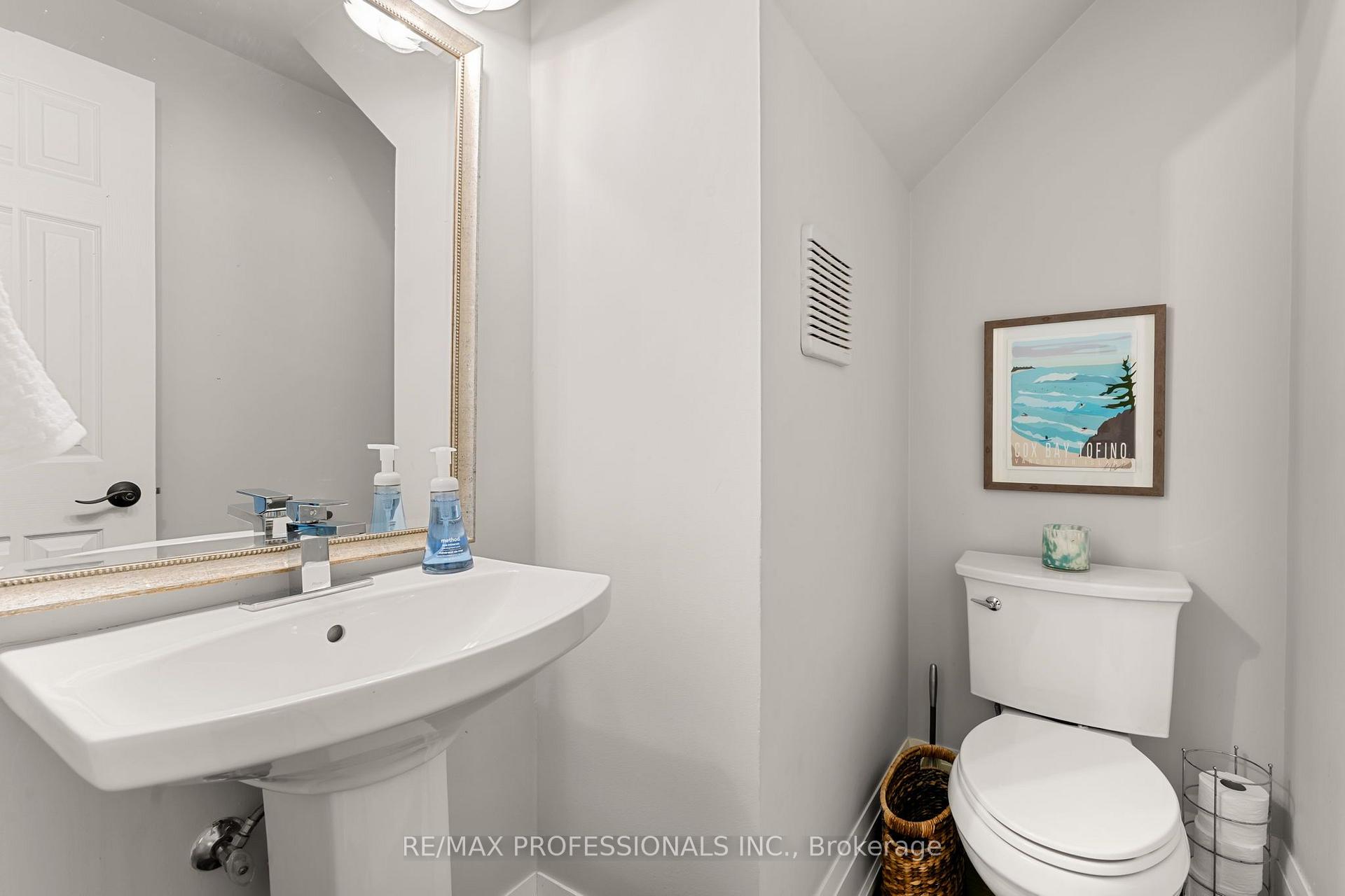 Photo 19 of 7 Bannon Avenue, Etobicoke, Kingsway South — HOMEH