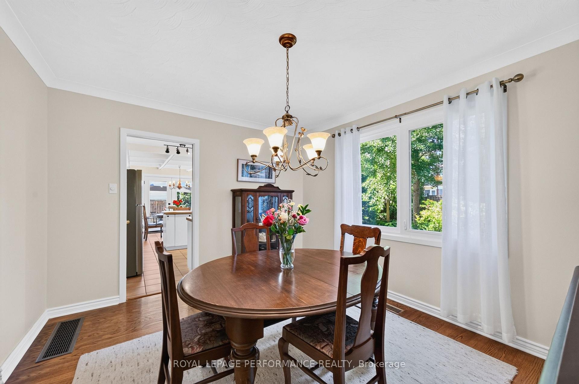 Photo 10 of 2407 Rosewood Avenue, Ottawa, Whitehaven — HOMEH