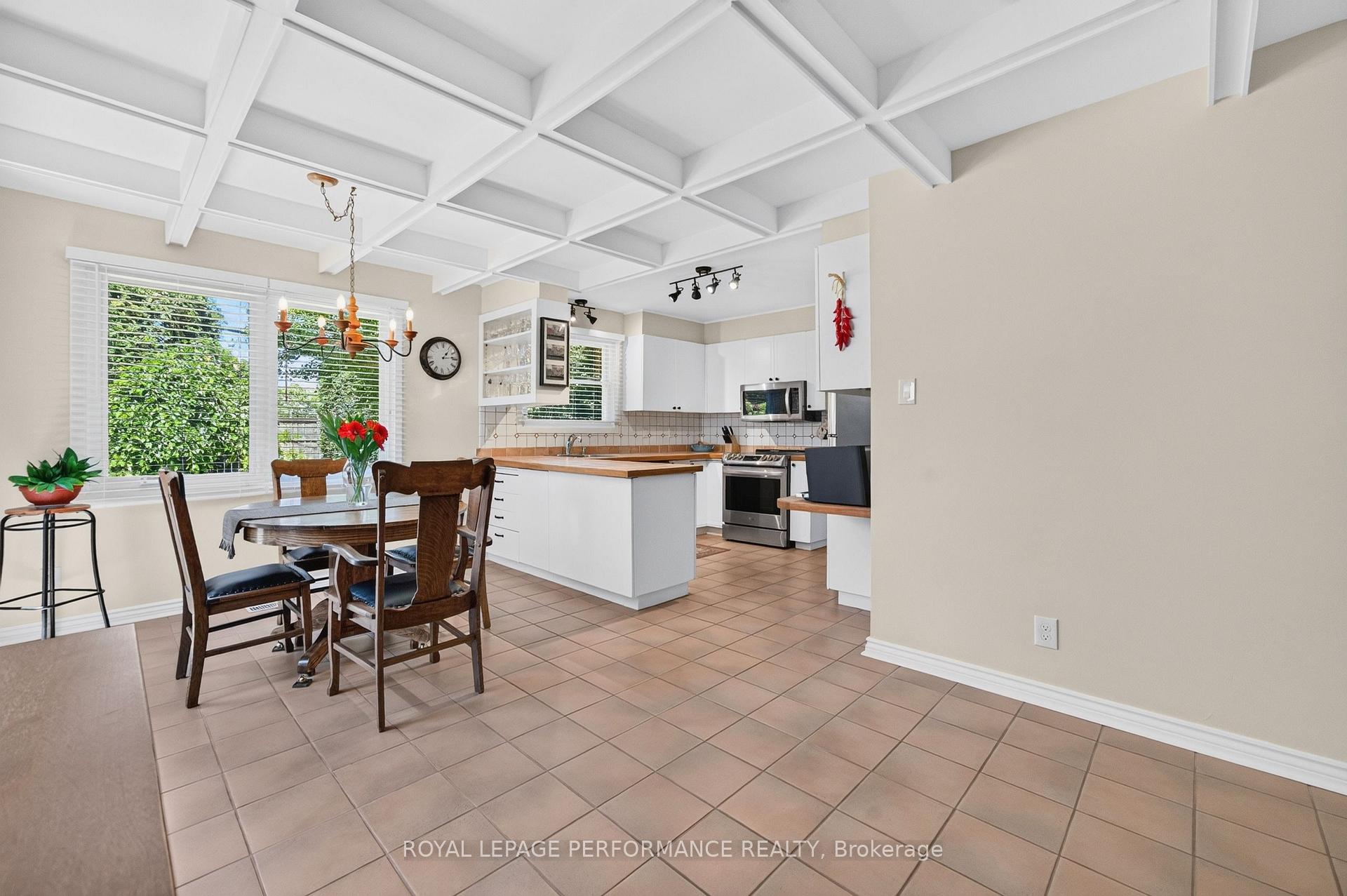 Photo 17 of 2407 Rosewood Avenue, Ottawa, Whitehaven — HOMEH