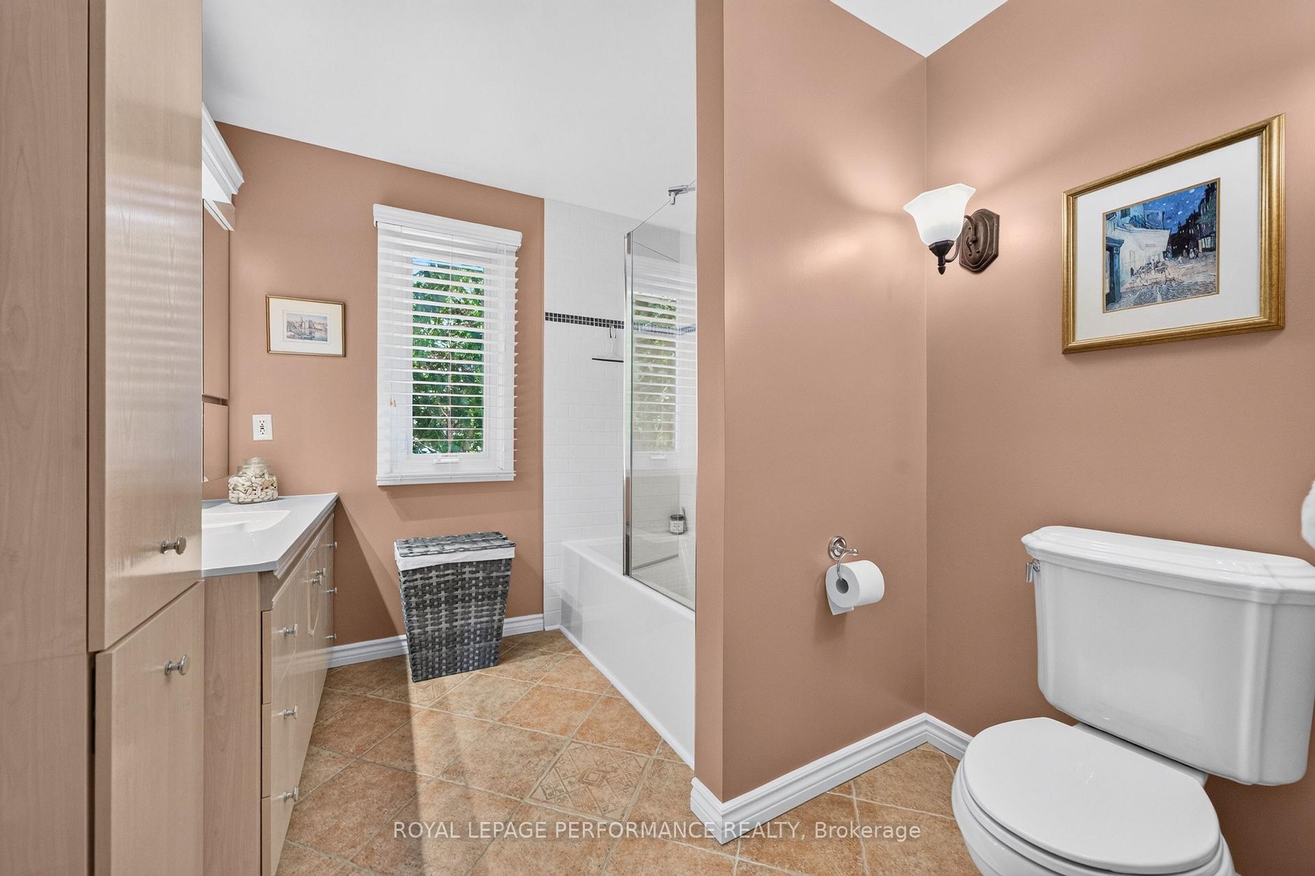 Photo 32 of 2407 Rosewood Avenue, Ottawa, Whitehaven — HOMEH