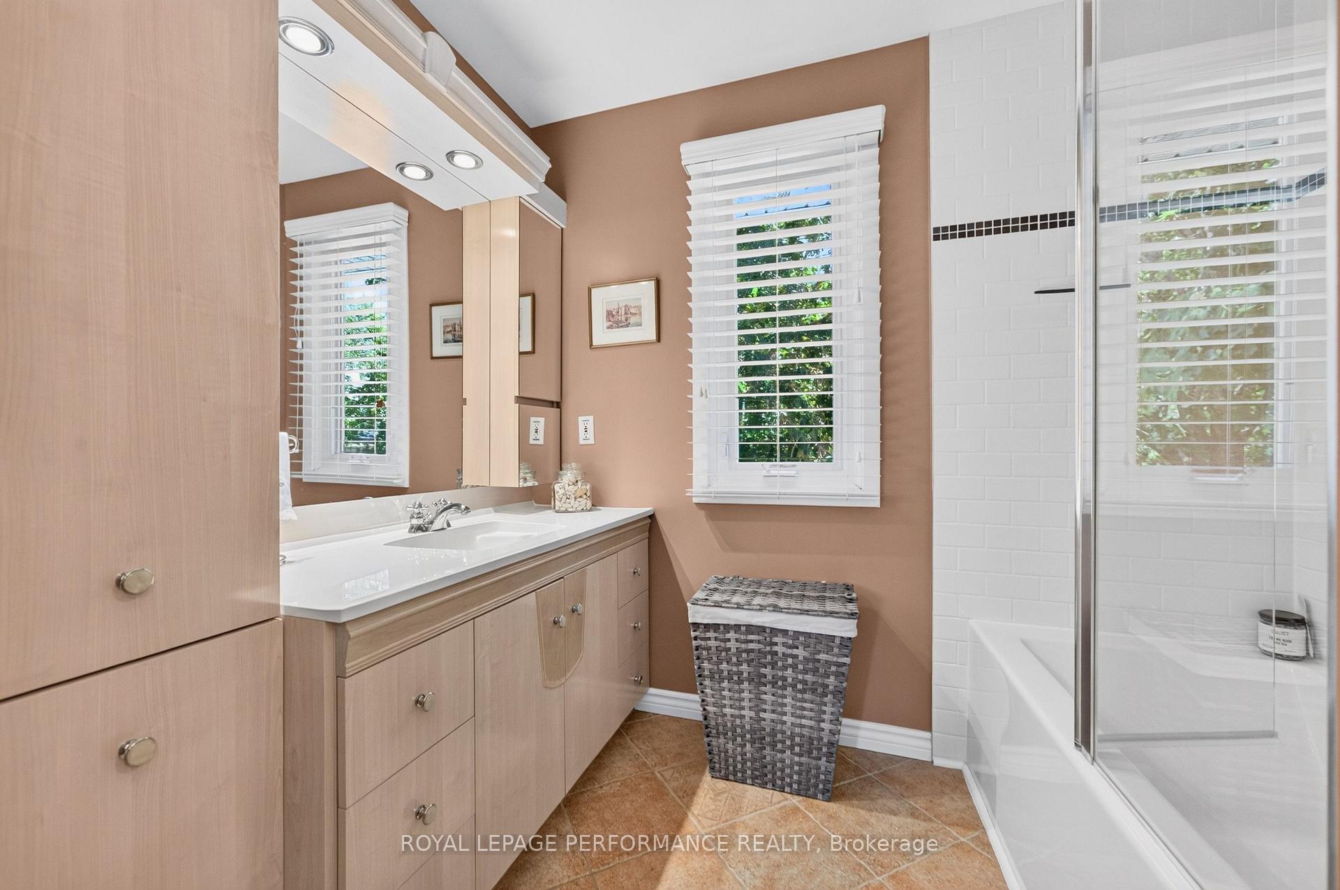 Photo 33 of 2407 Rosewood Avenue, Ottawa, Whitehaven — HOMEH