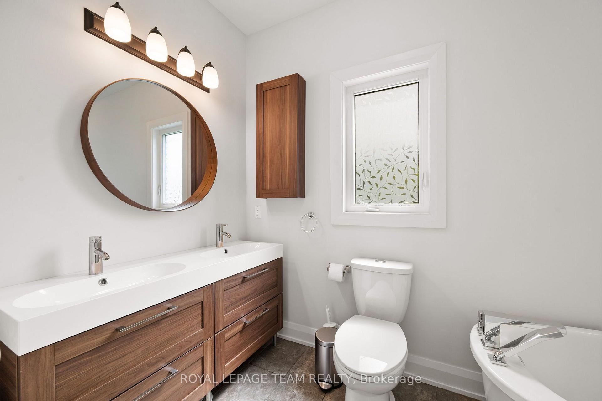 Photo 25 of 481 Lancaster Lane, North Dundas, Winchester — HOMEH