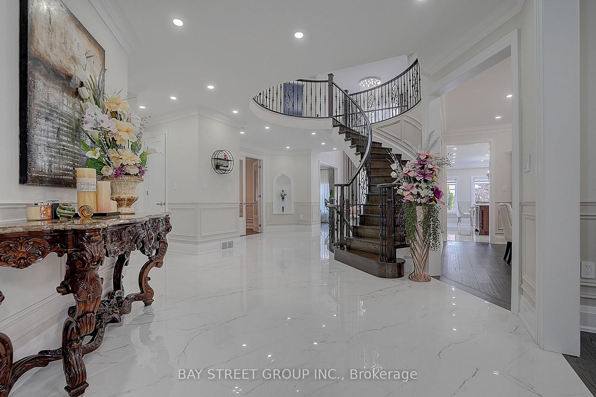 Photo 4 of 218 Boake Trail, Richmond Hill, Bayview Hill — HOMEH