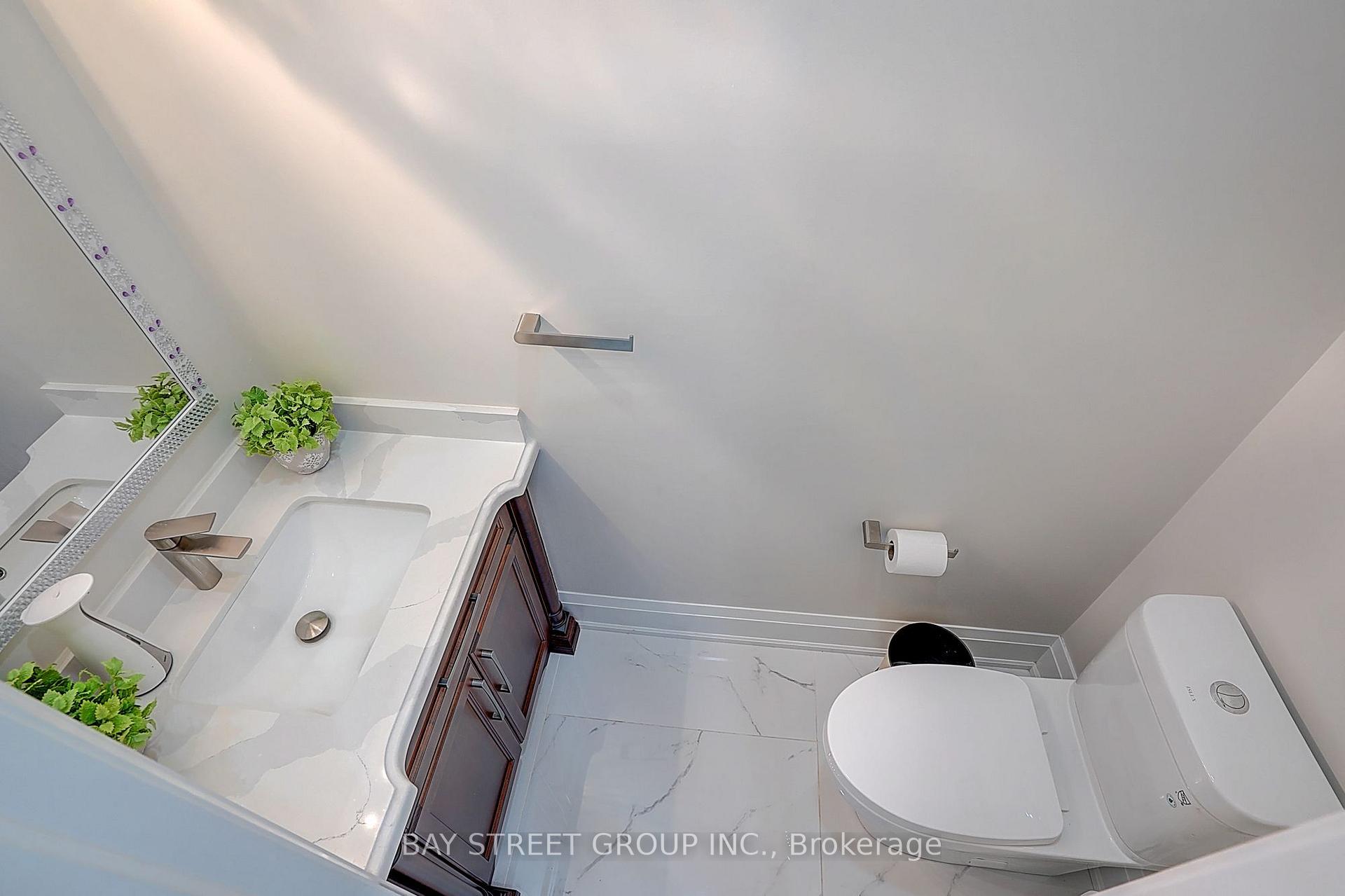 Photo 19 of 218 Boake Trail, Richmond Hill, Bayview Hill — HOMEH